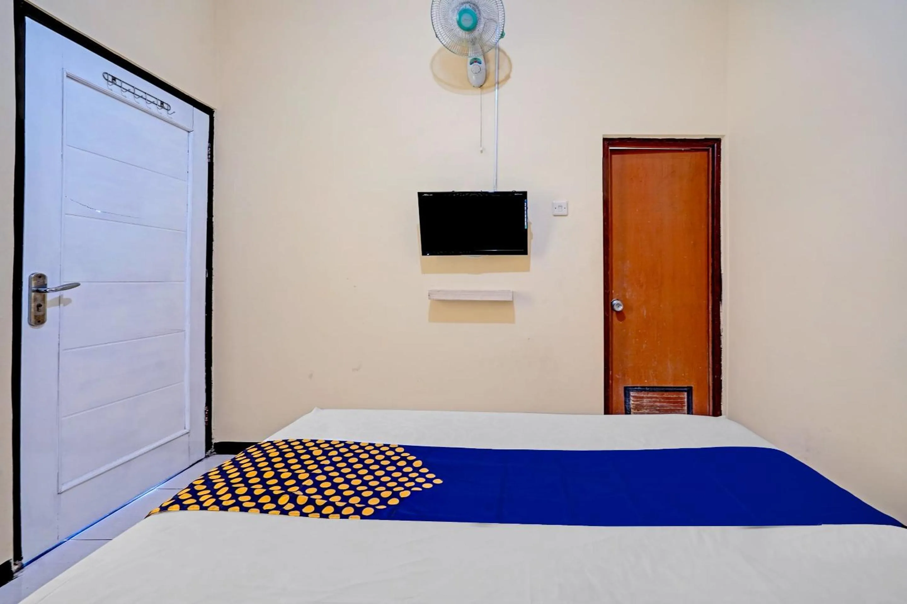 Bedroom in OYO 90622 Hotel Galaksi