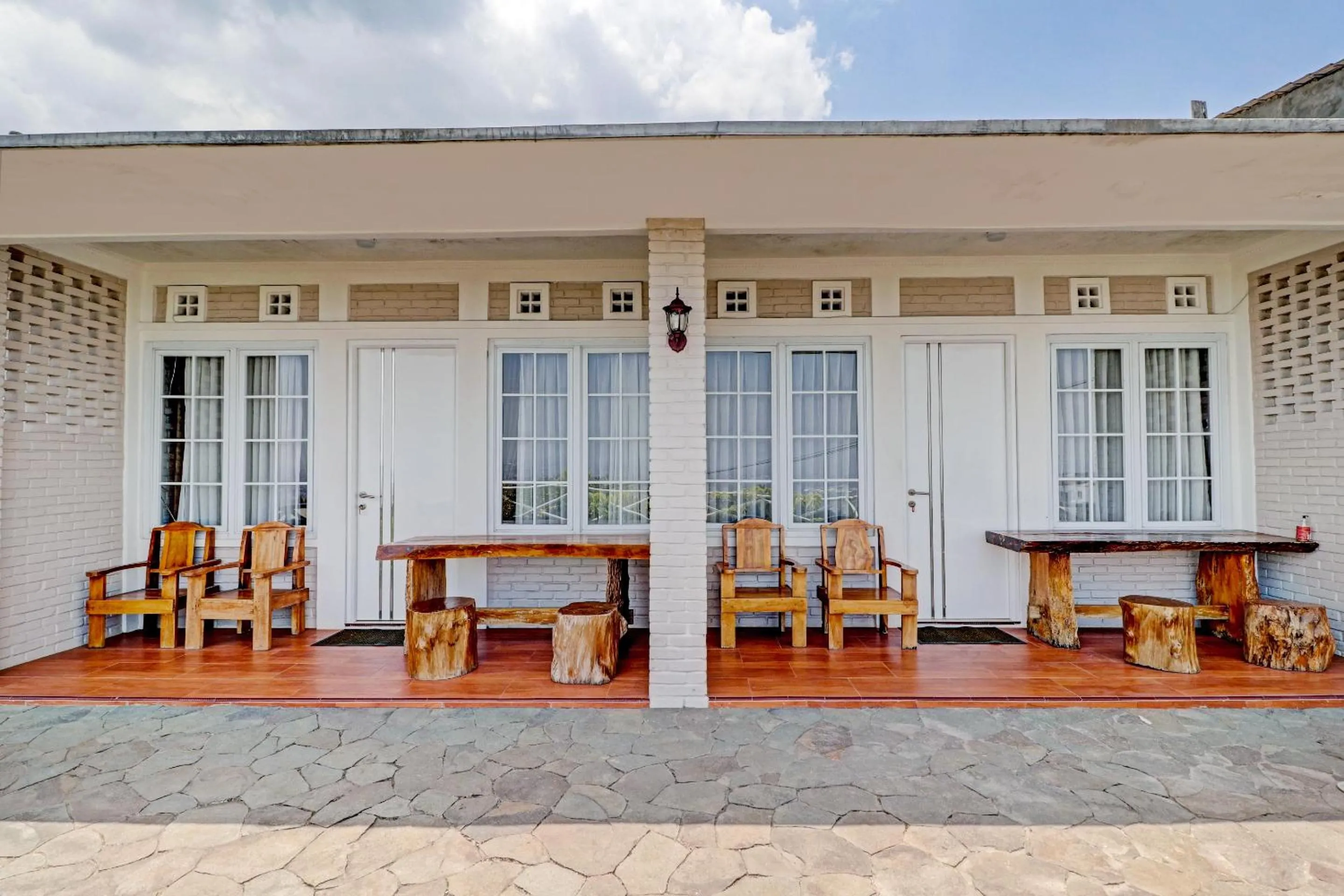 Area and facilities in Collection O 90617 Rumah Oma Opa Syariah