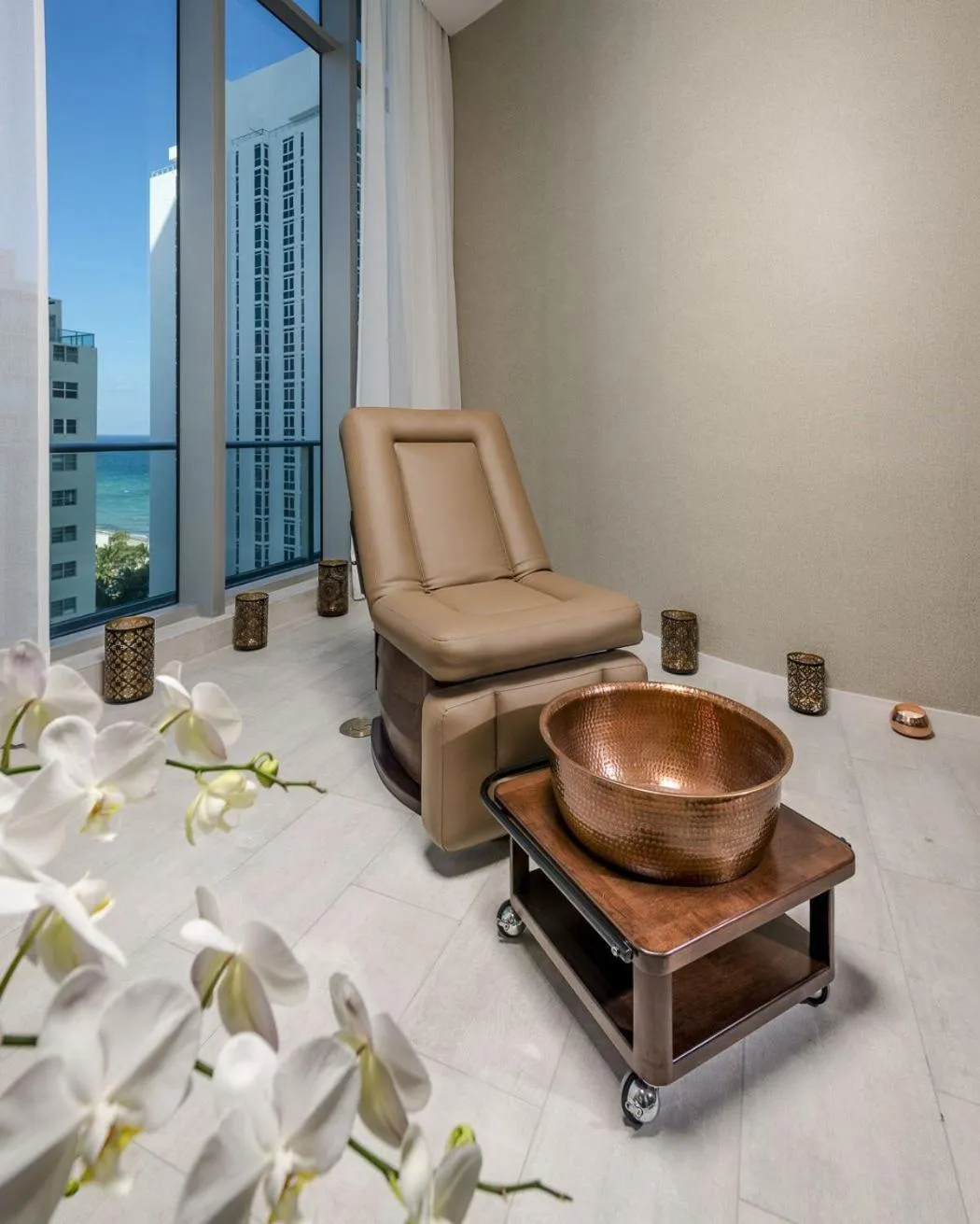 Massage in Million Dollar View at Hyde Resort And Residences