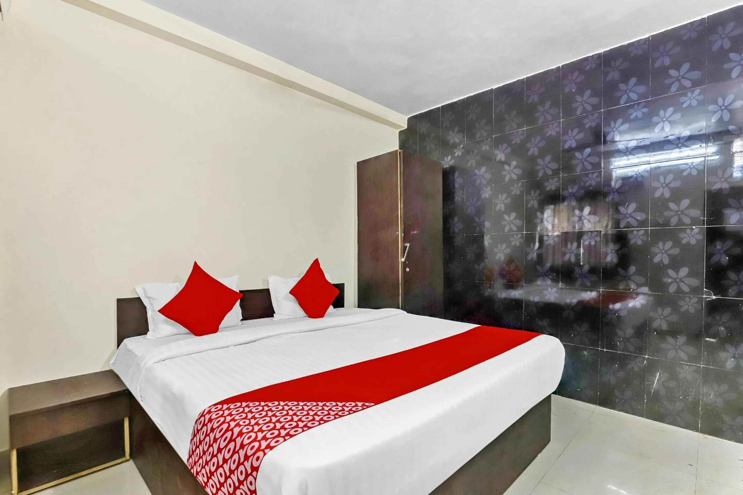 Bedroom, Bed in Hotel O Chintamani Inn Service Apartment