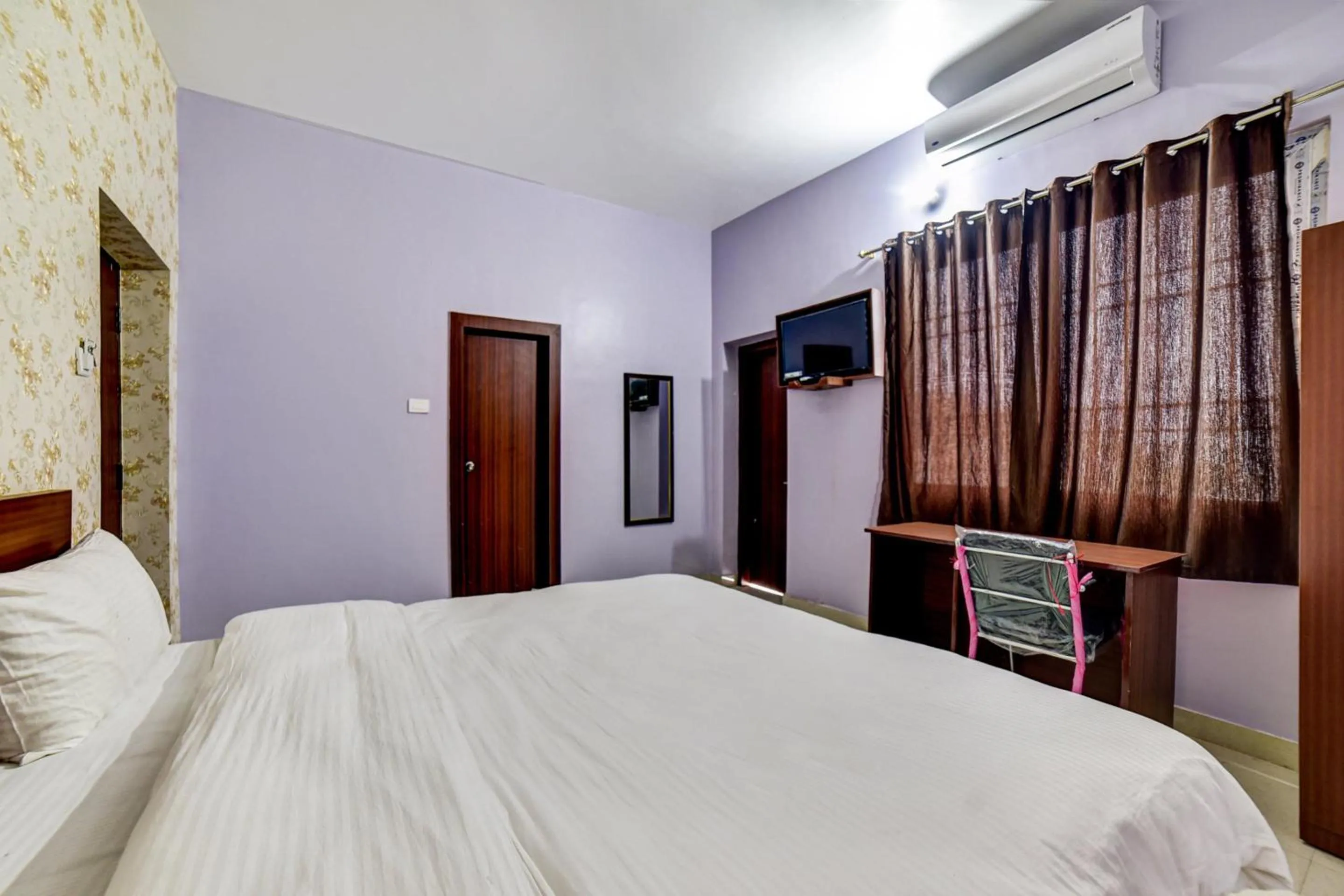 Bedroom, Bed in Hotel O The Hotel Quaint