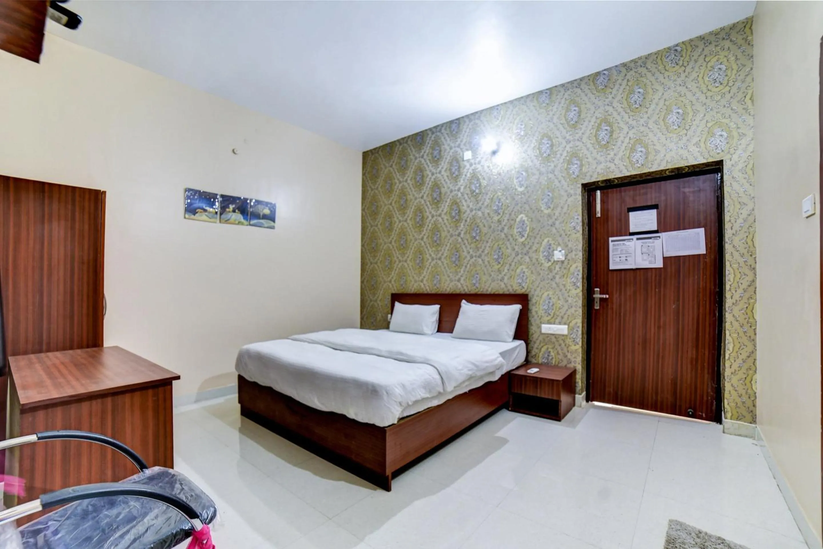 Bedroom, Bed in Hotel O The Hotel Quaint