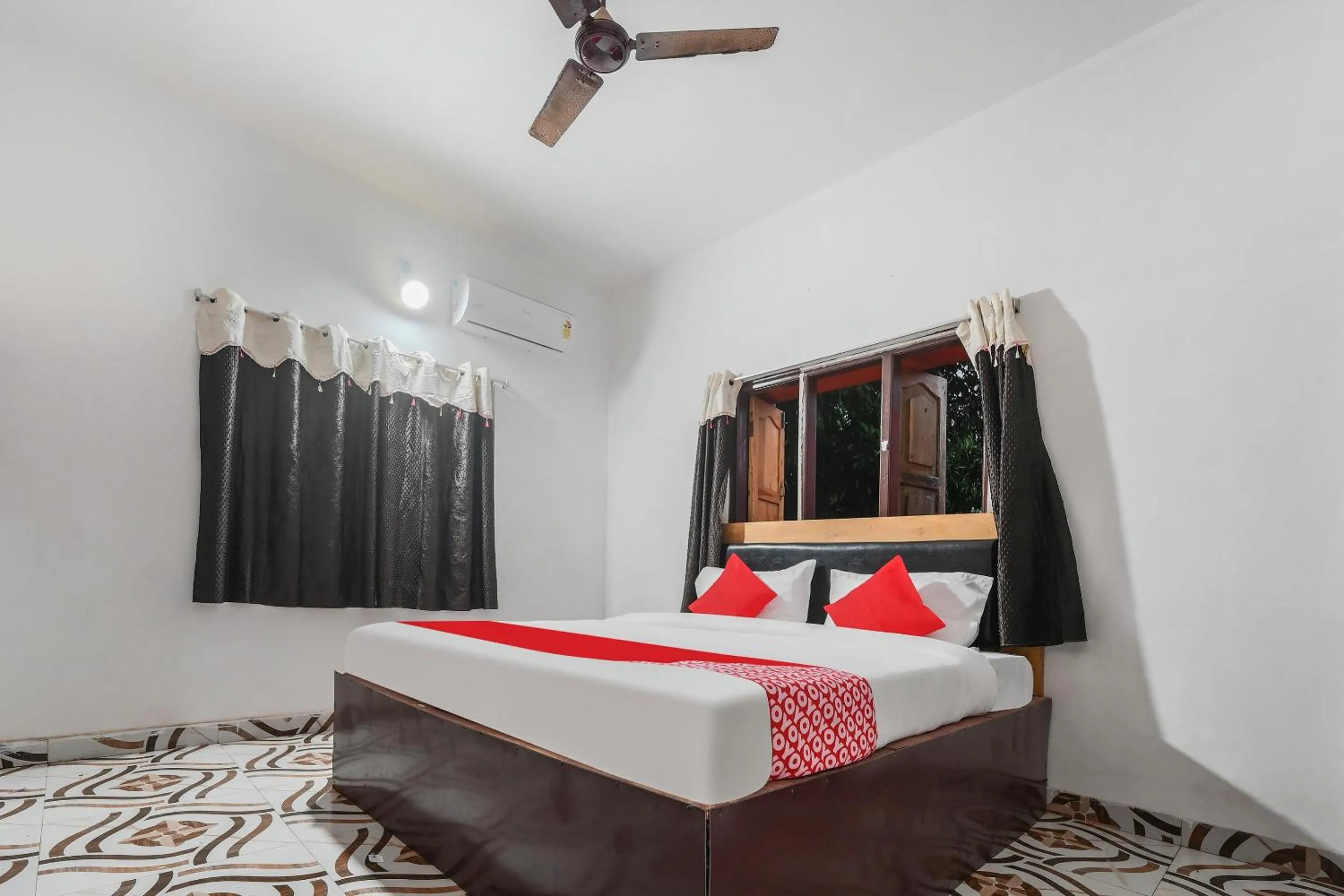 Bedroom in Hotel O ARES RESIDENCY