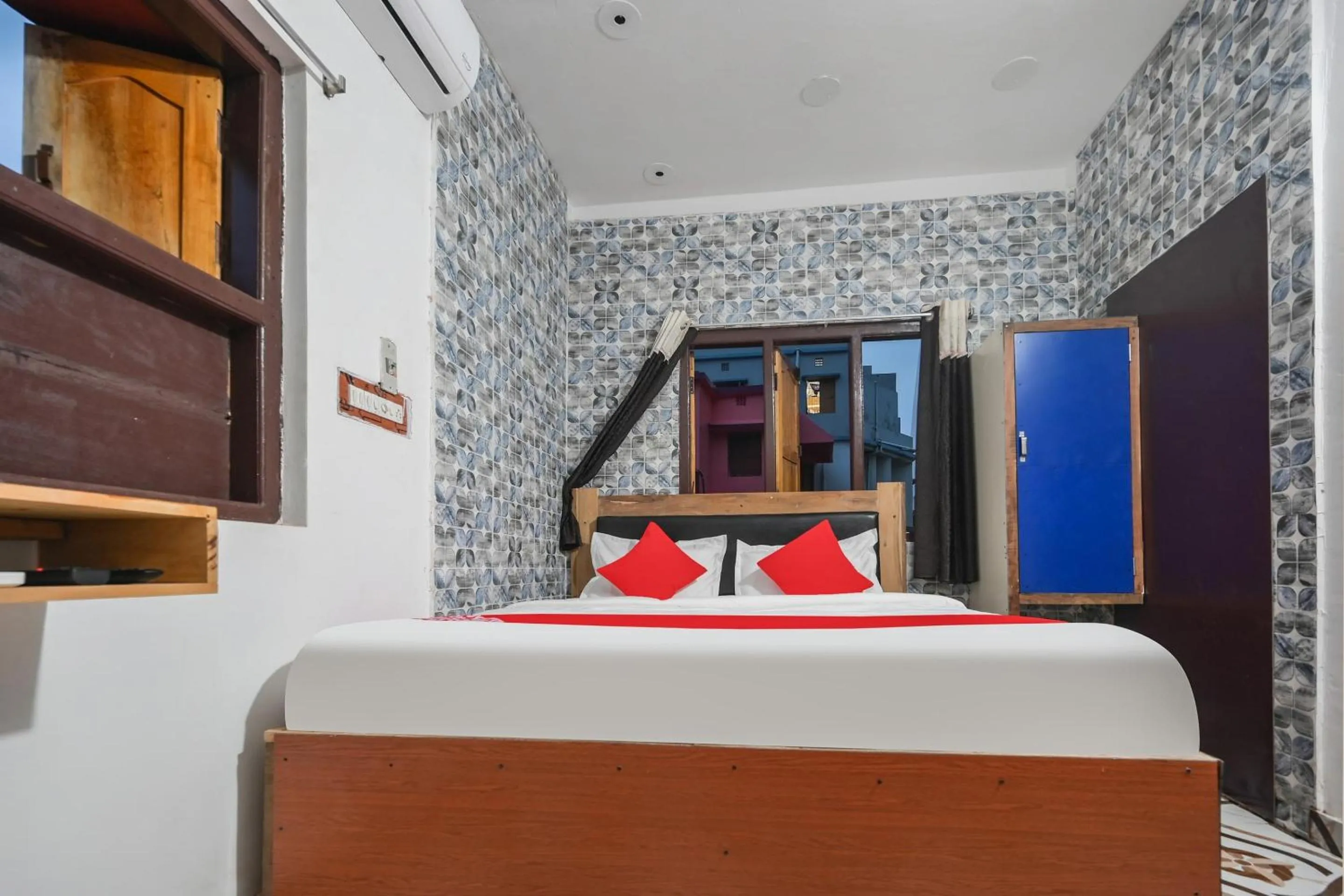 Bedroom in Hotel O ARES RESIDENCY