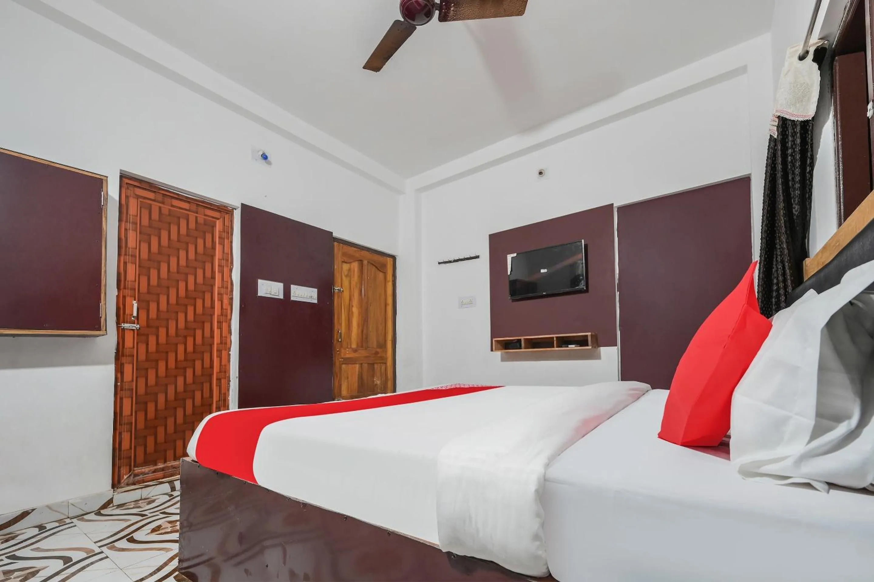 Bedroom in Hotel O ARES RESIDENCY