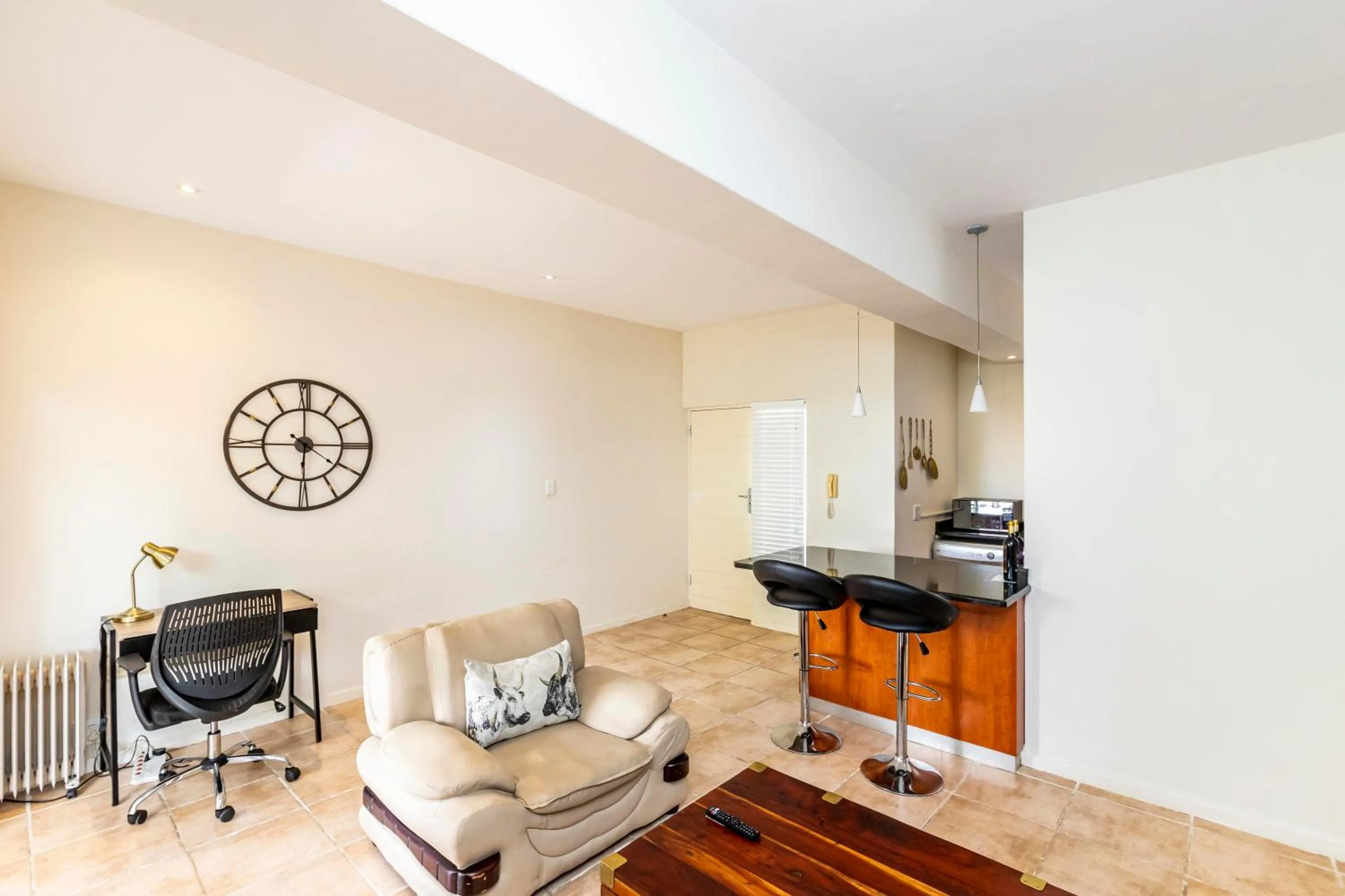 TV and multimedia in Modern Executive Unit