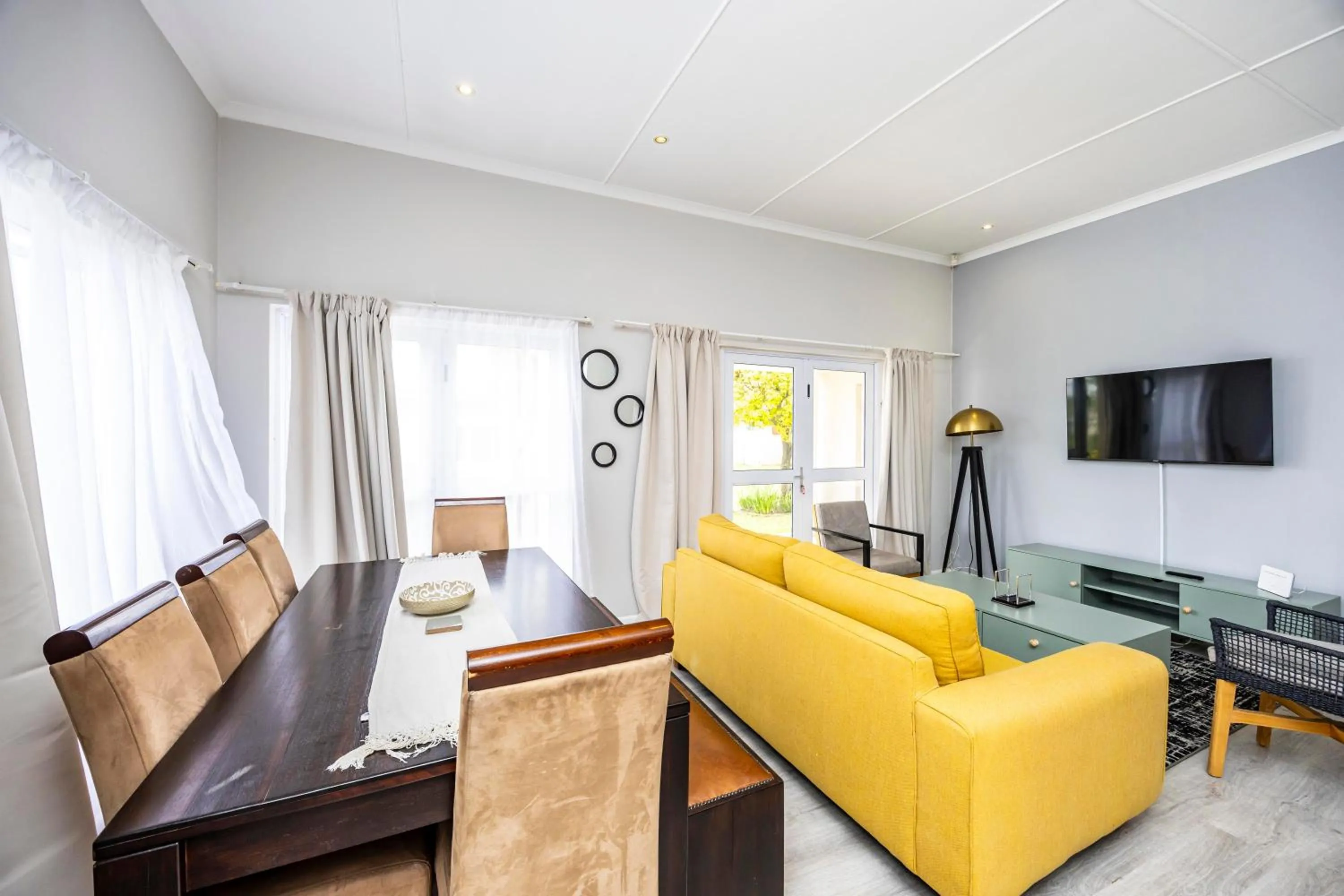 TV and multimedia in Modern Executive Unit