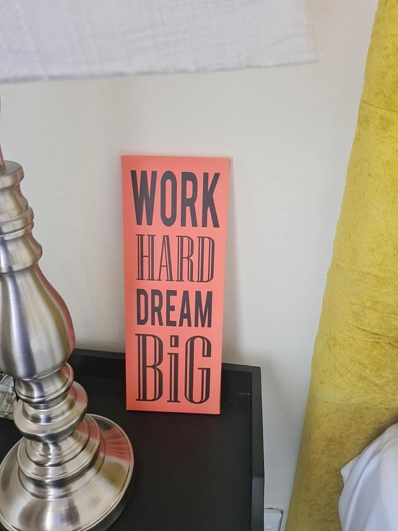 Decorative detail in Modern Executive Unit