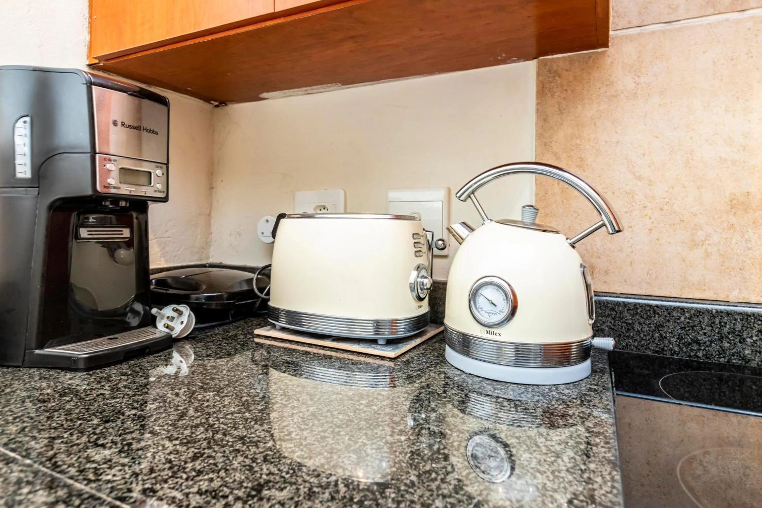 Coffee/tea facilities in Modern Executive Unit