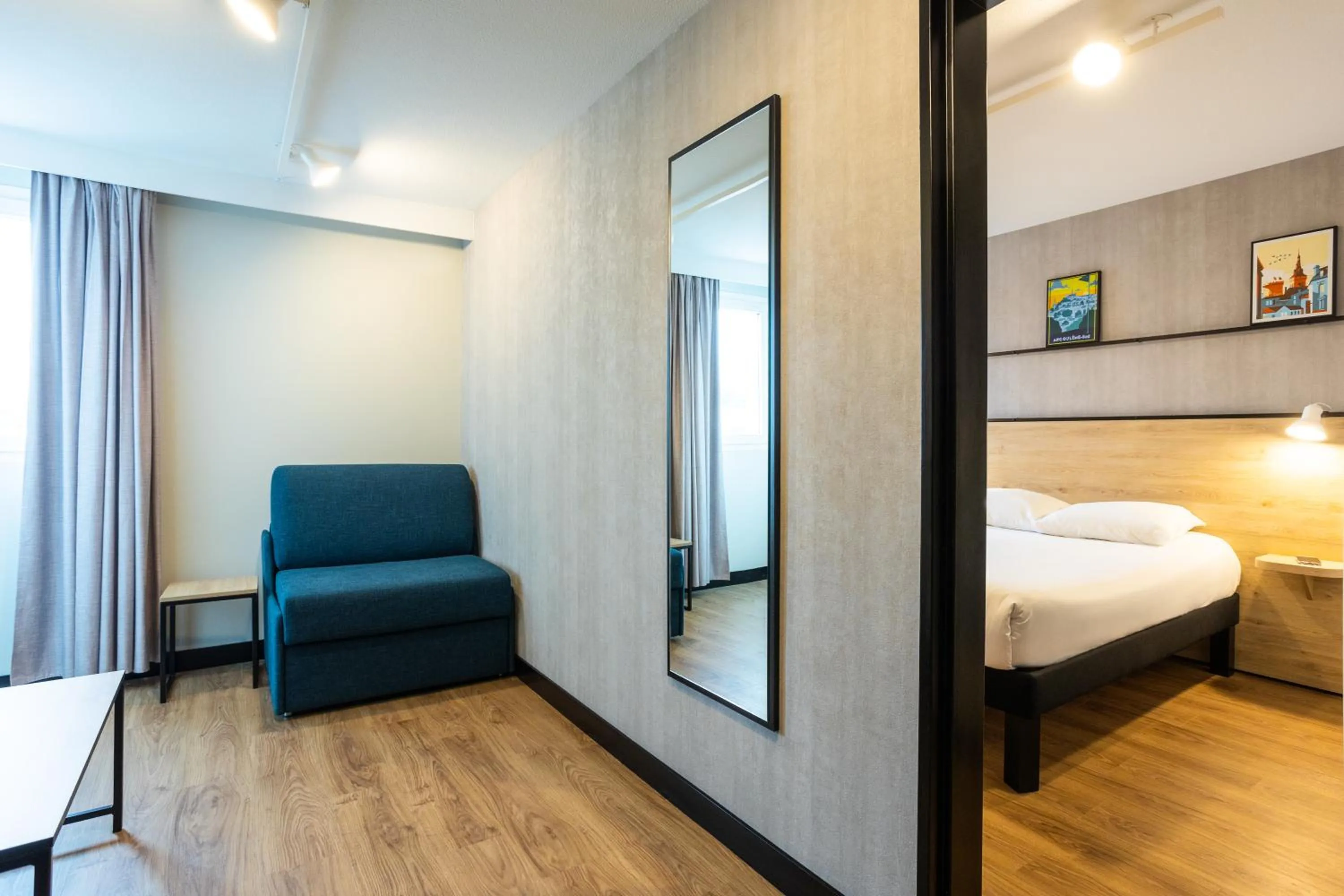 hair dresser, Bed in Ibis Angoulême Nord