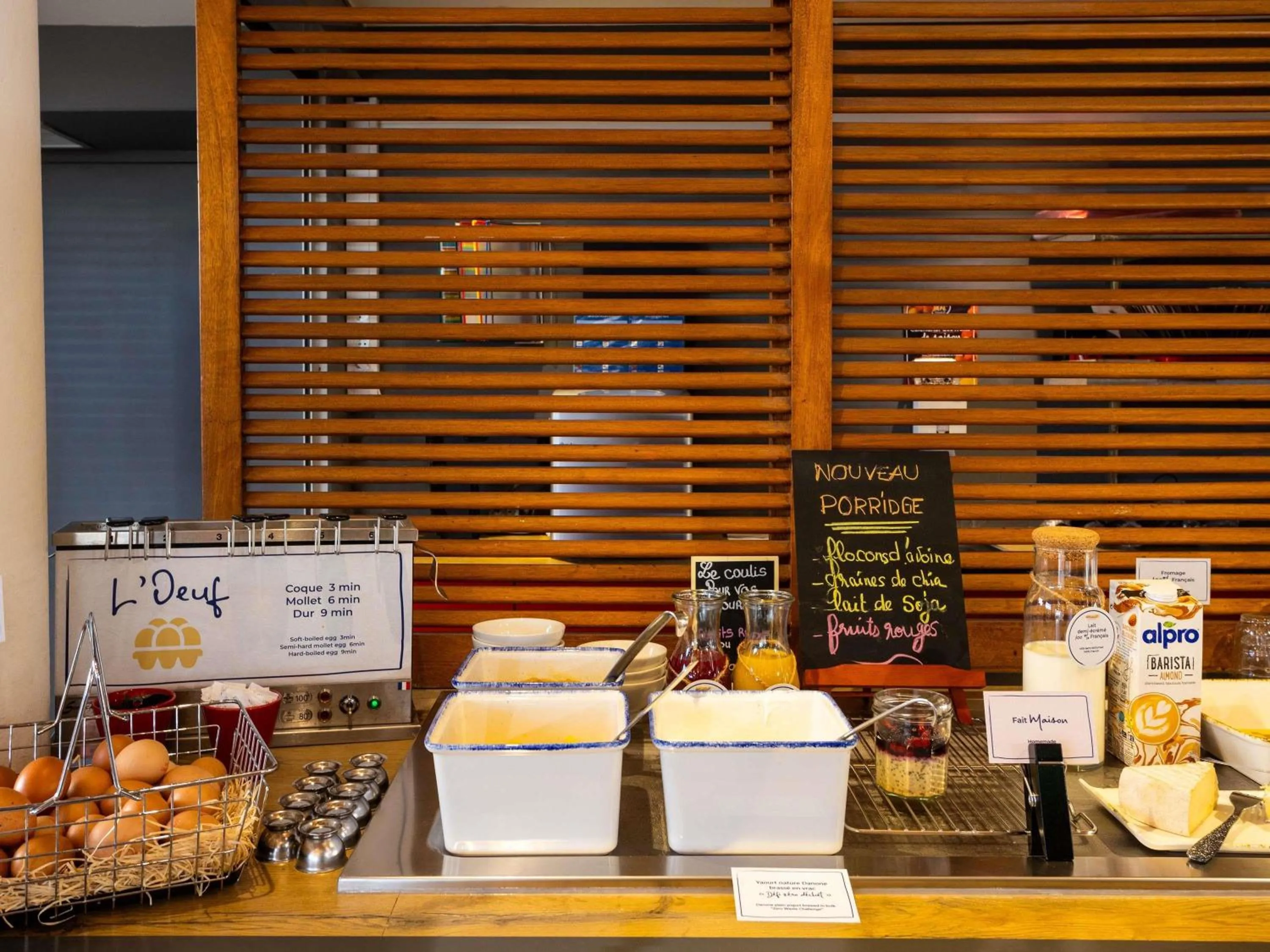 Breakfast in Ibis Angoulême Nord