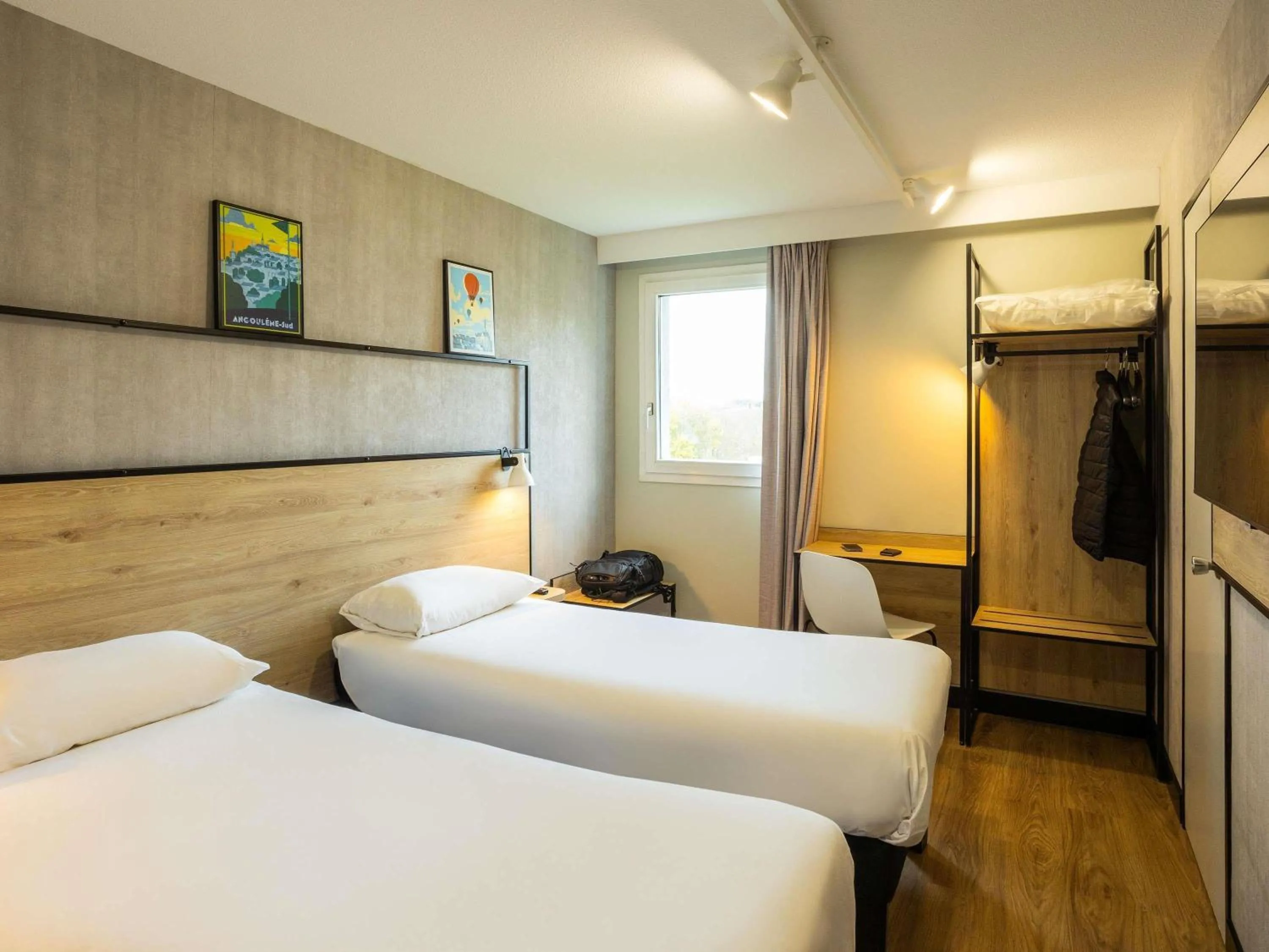 Bedroom, Bed in Ibis Angoulême Nord