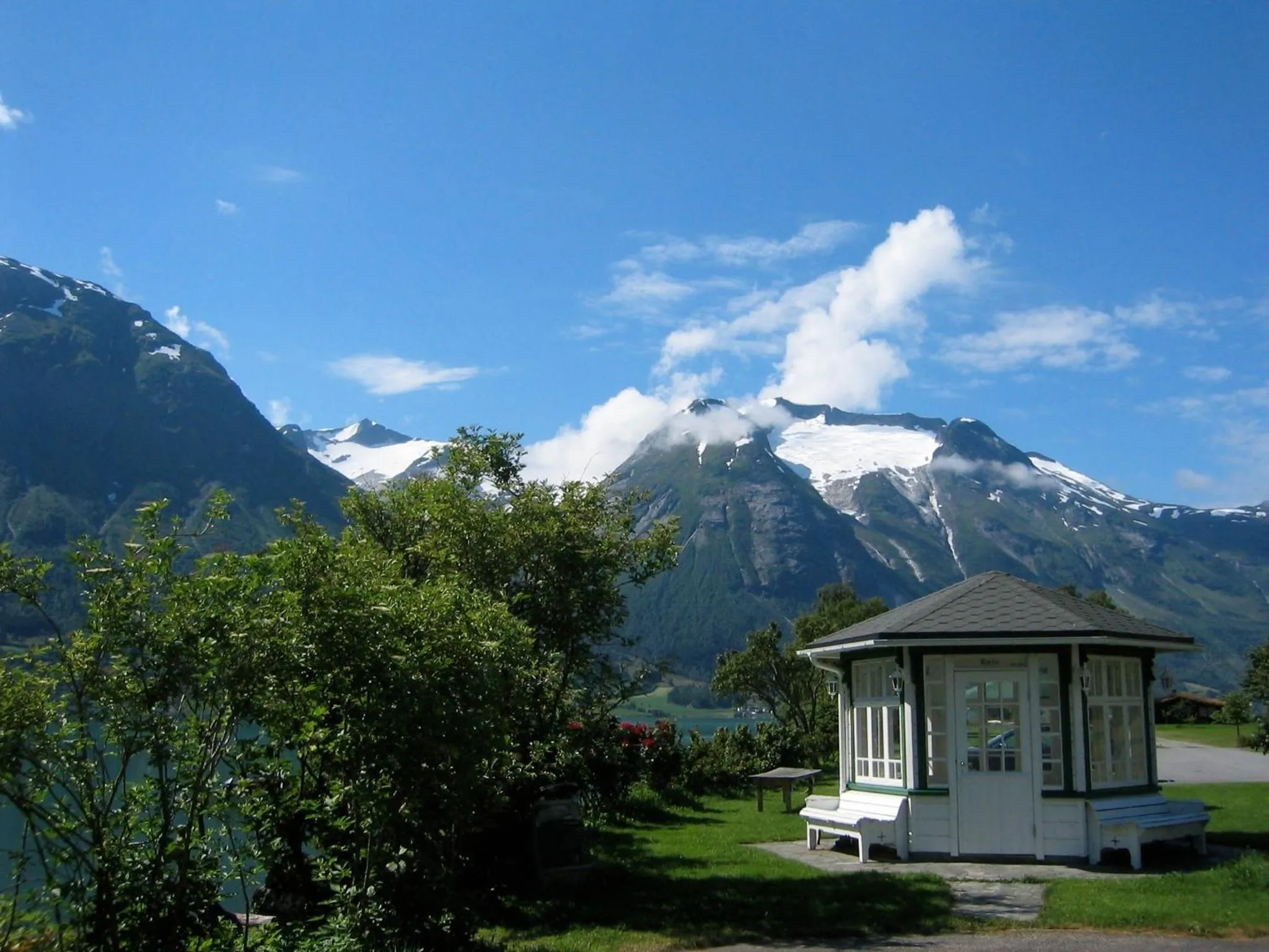 Garden in Hjelle Hotel