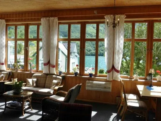 Restaurant/places to eat in Hjelle Hotel