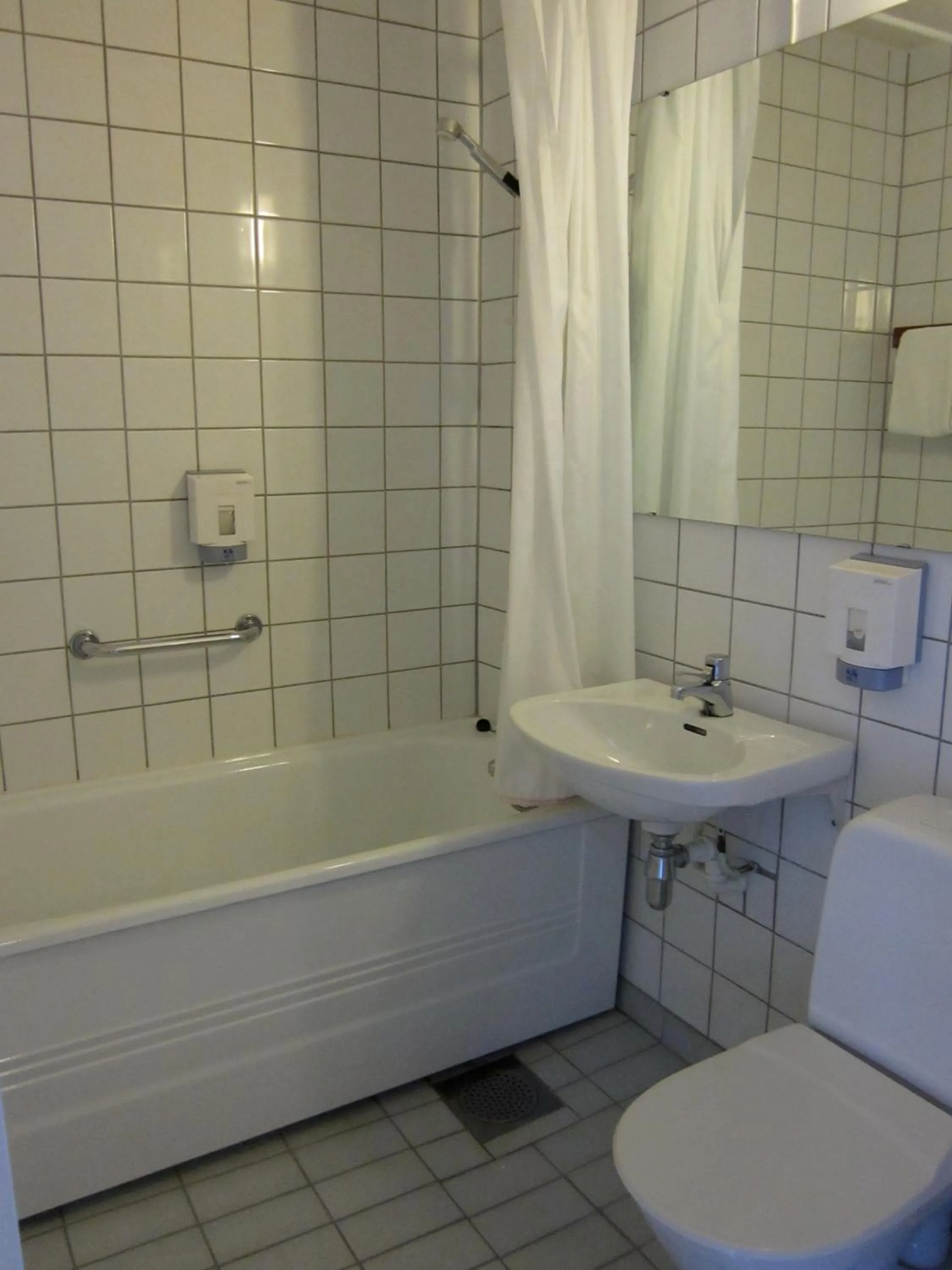 Bathroom in Hjelle Hotel