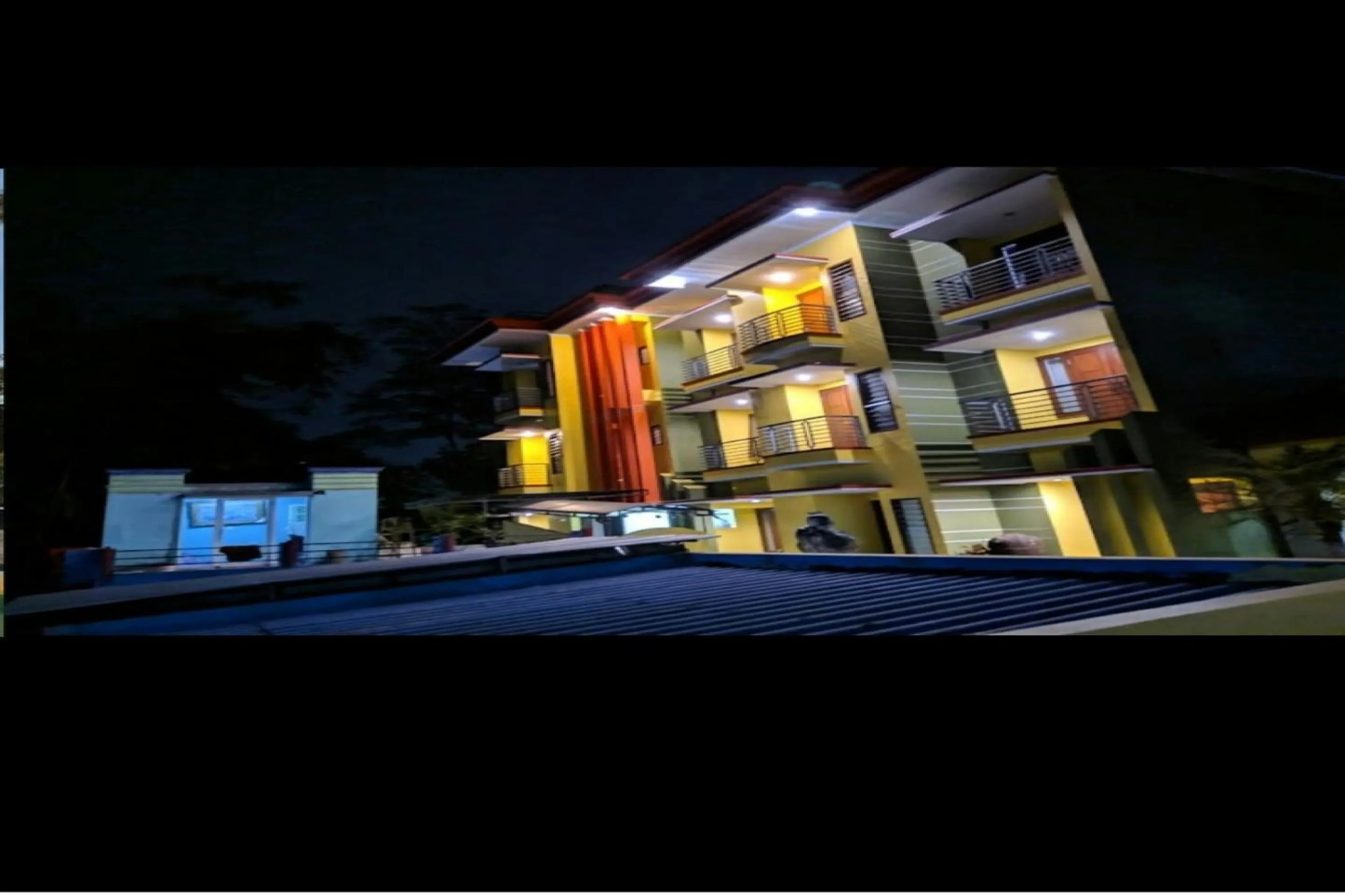 Facade/entrance in OYO Life 90646 Villa Karsinem Pasuruan