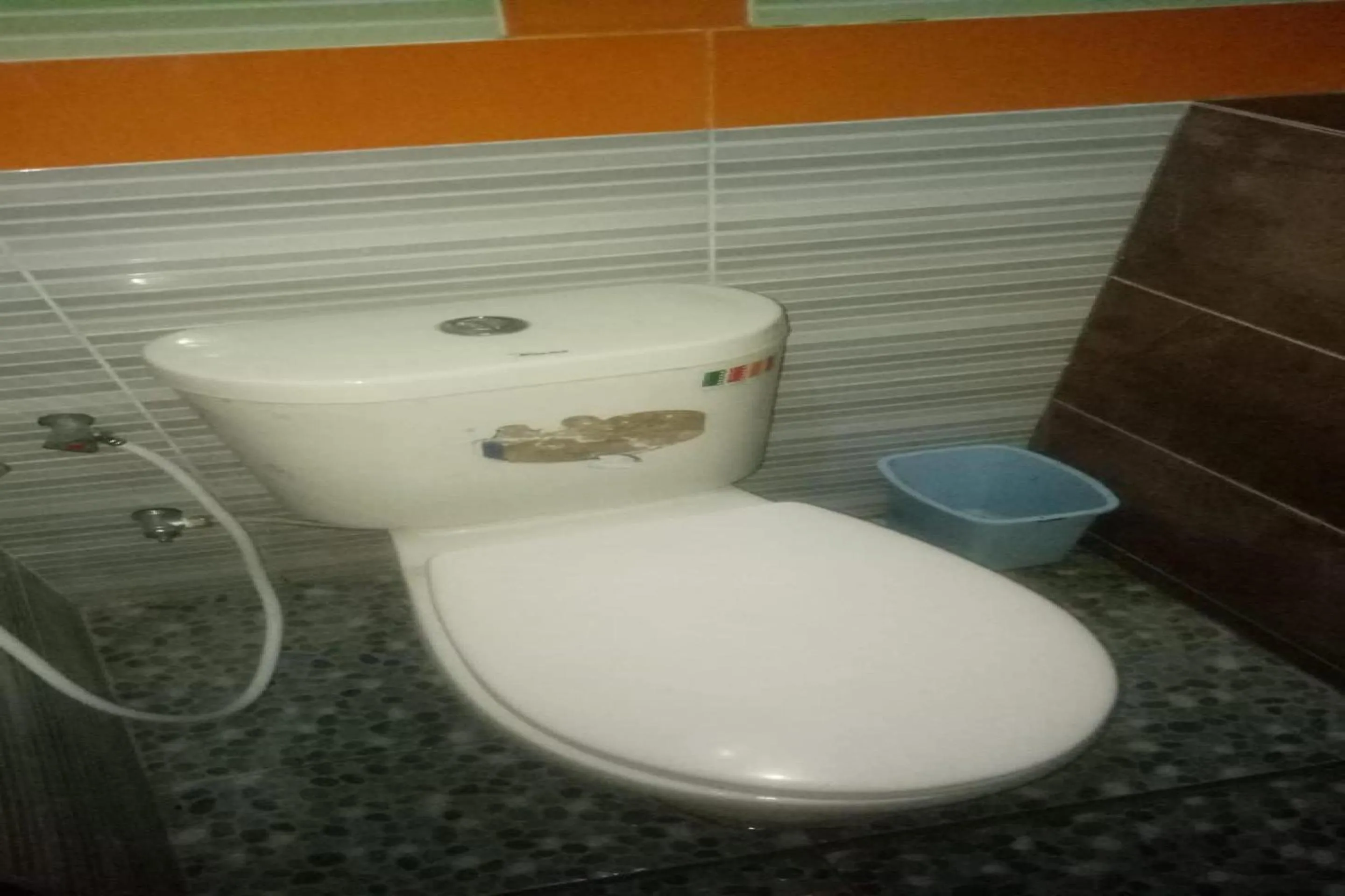 Bathroom in OYO Life 90646 Villa Karsinem Pasuruan