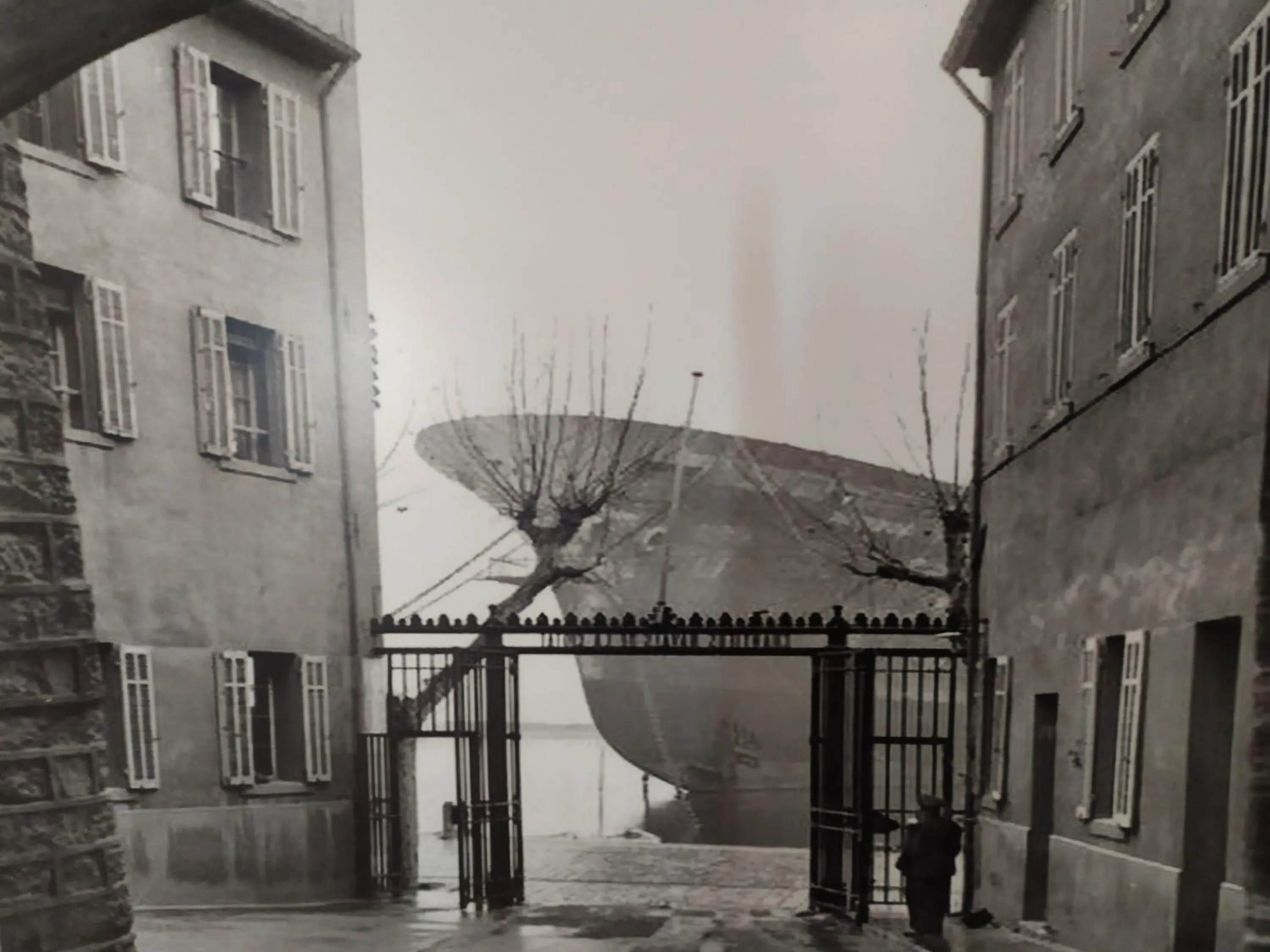 Decorative detail in Best Western Premier Hôtel du Vieux-Port