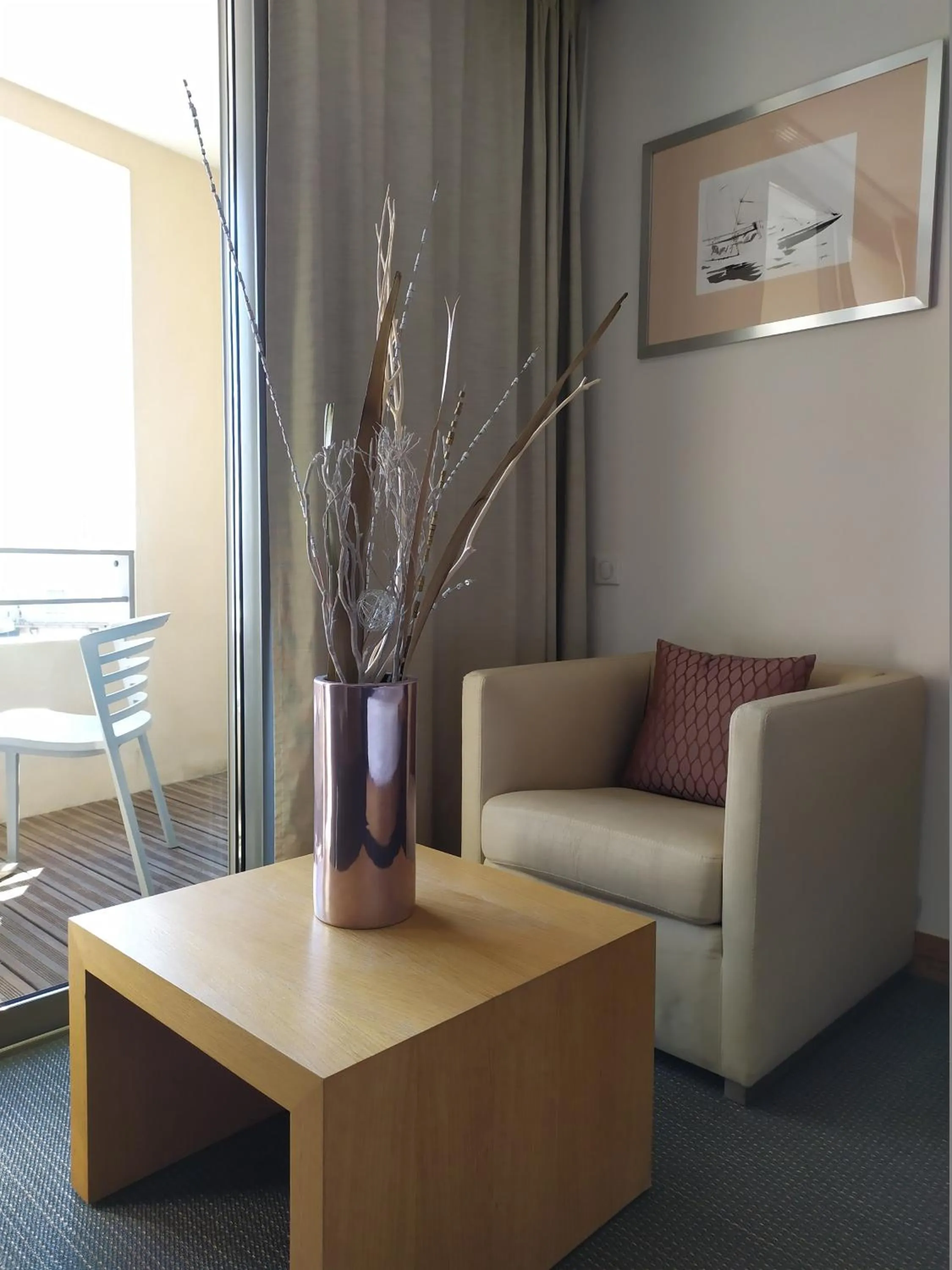 Seating area in Best Western Premier Hôtel du Vieux-Port