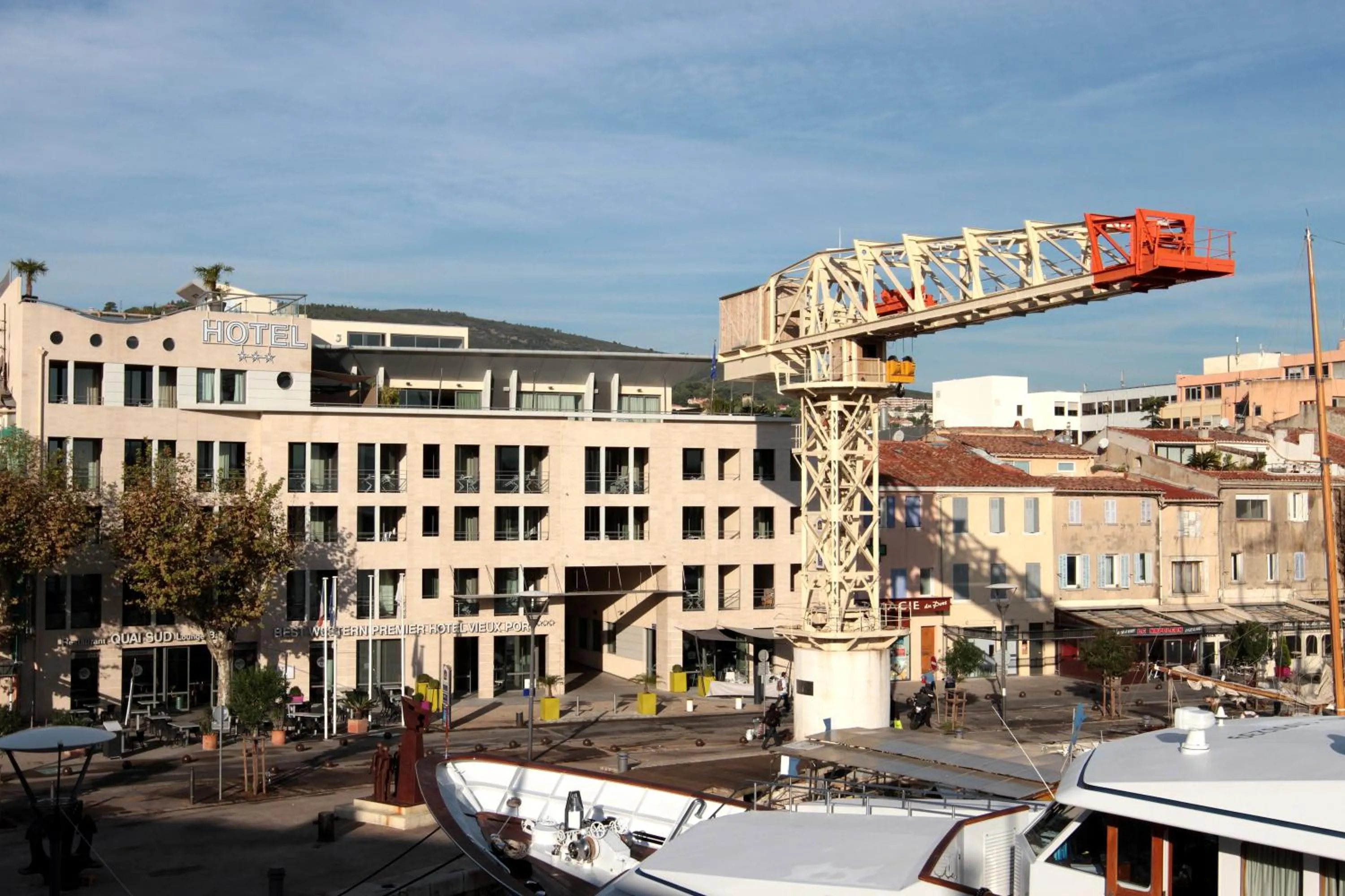 Facade/entrance in Best Western Premier Hôtel du Vieux-Port