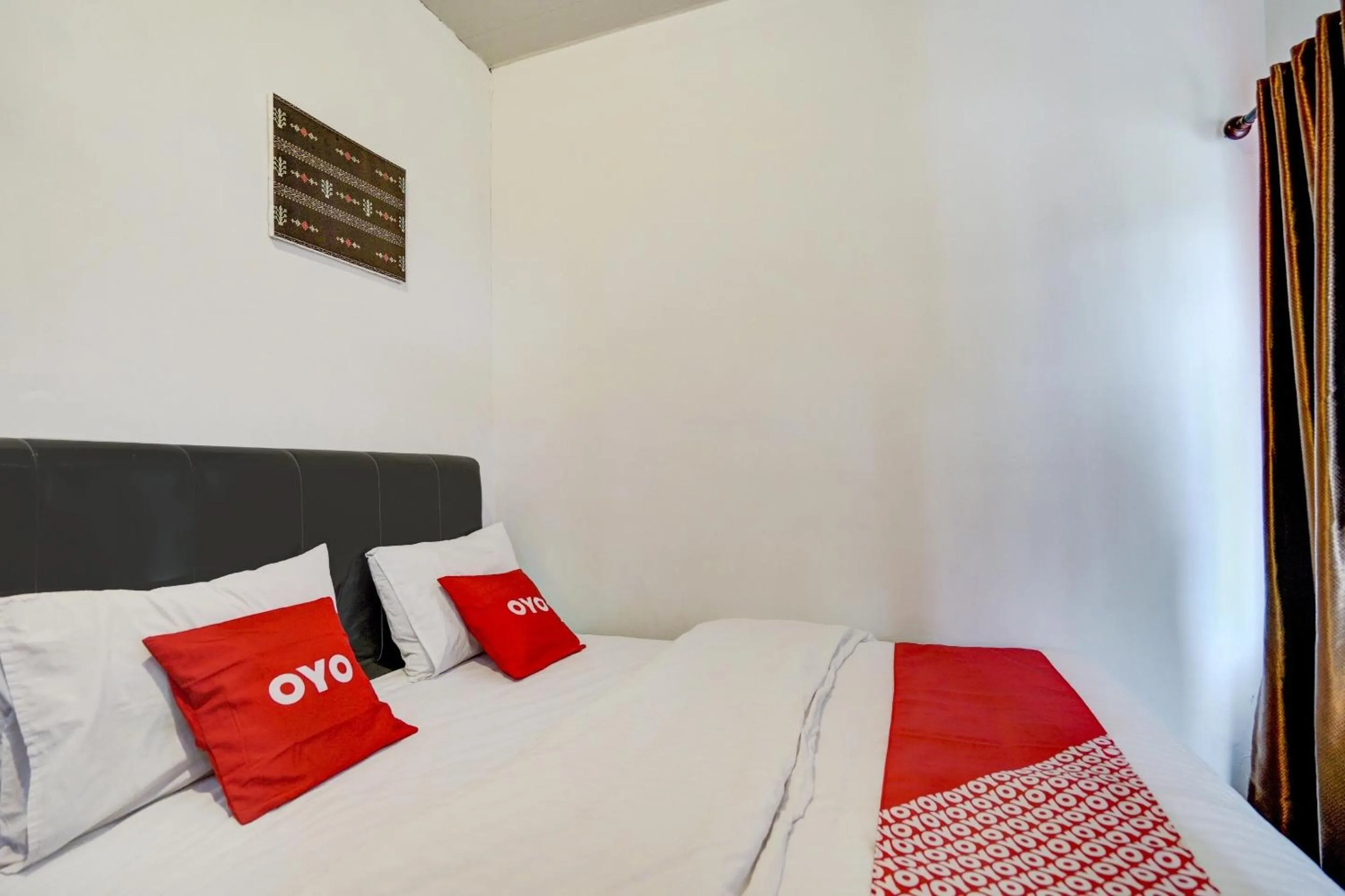 Bedroom, Bed in Hotel O Karisma Residence