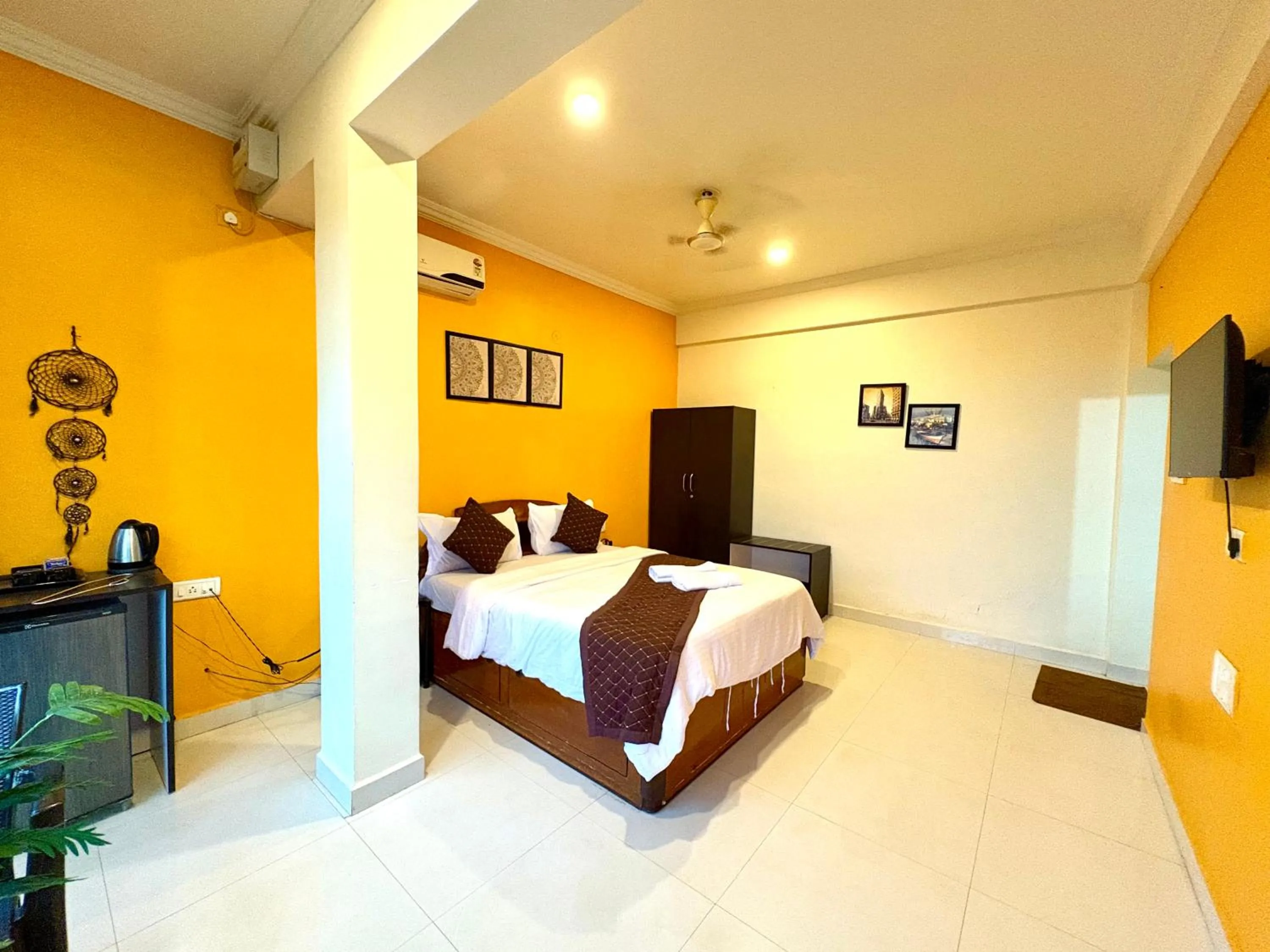 Bedroom, Bed in Hotel 7Seas by Solara Hospitality