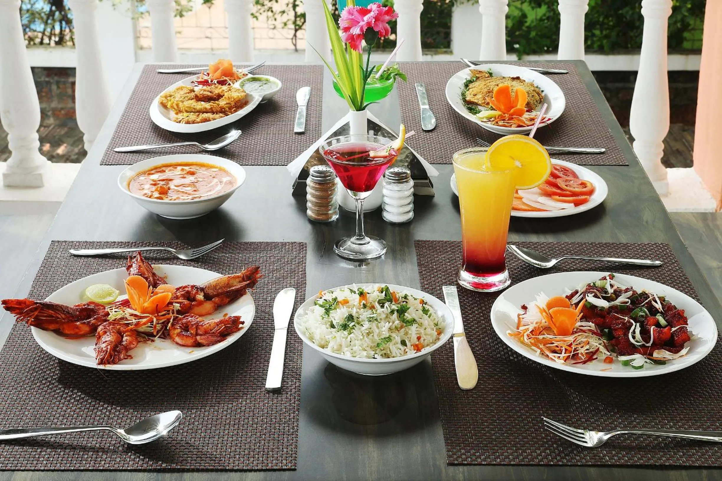 Restaurant/places to eat in Hotel 7Seas by Solara Hospitality