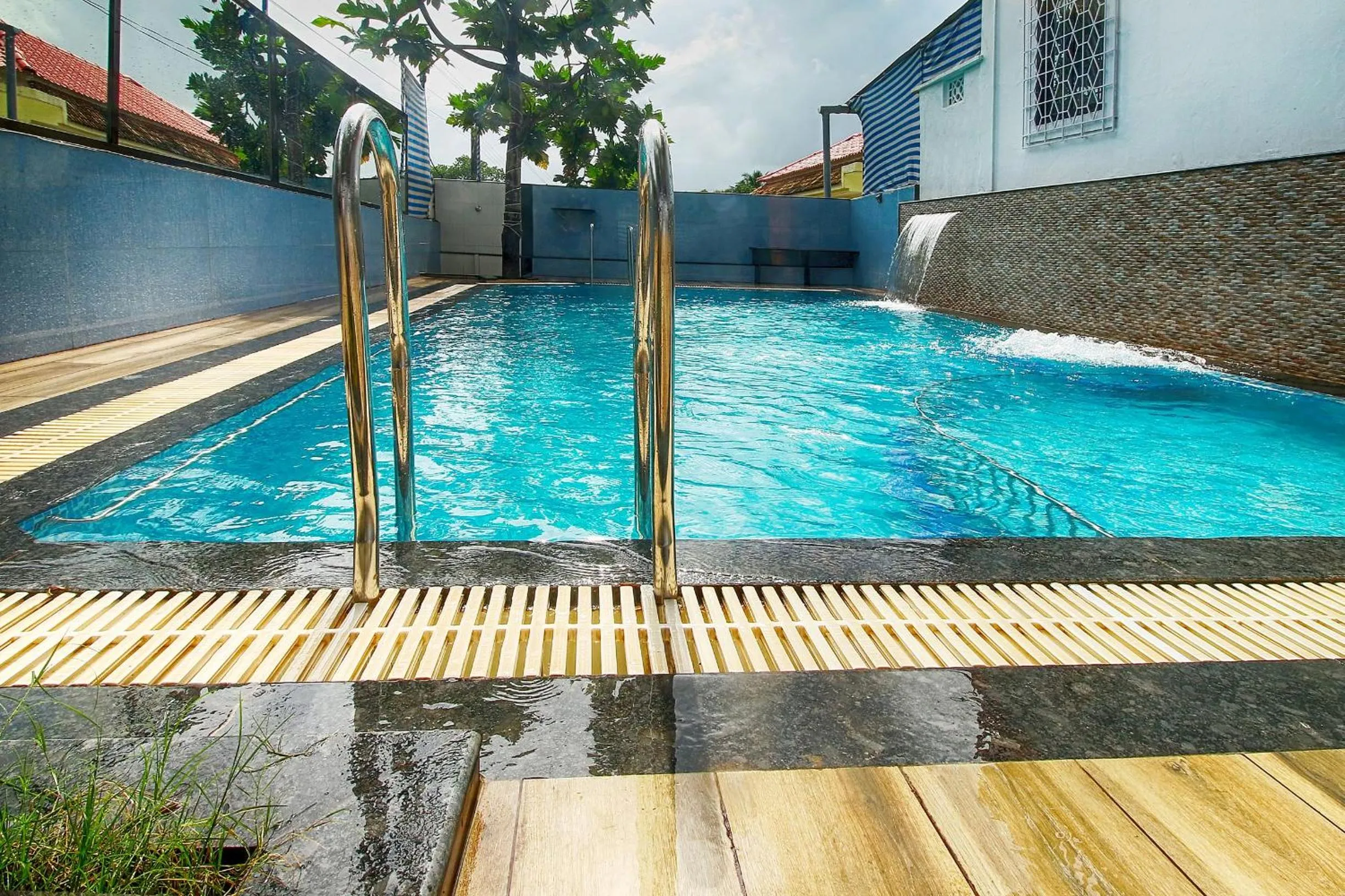 Pool view in Hotel 7Seas by Solara Hospitality