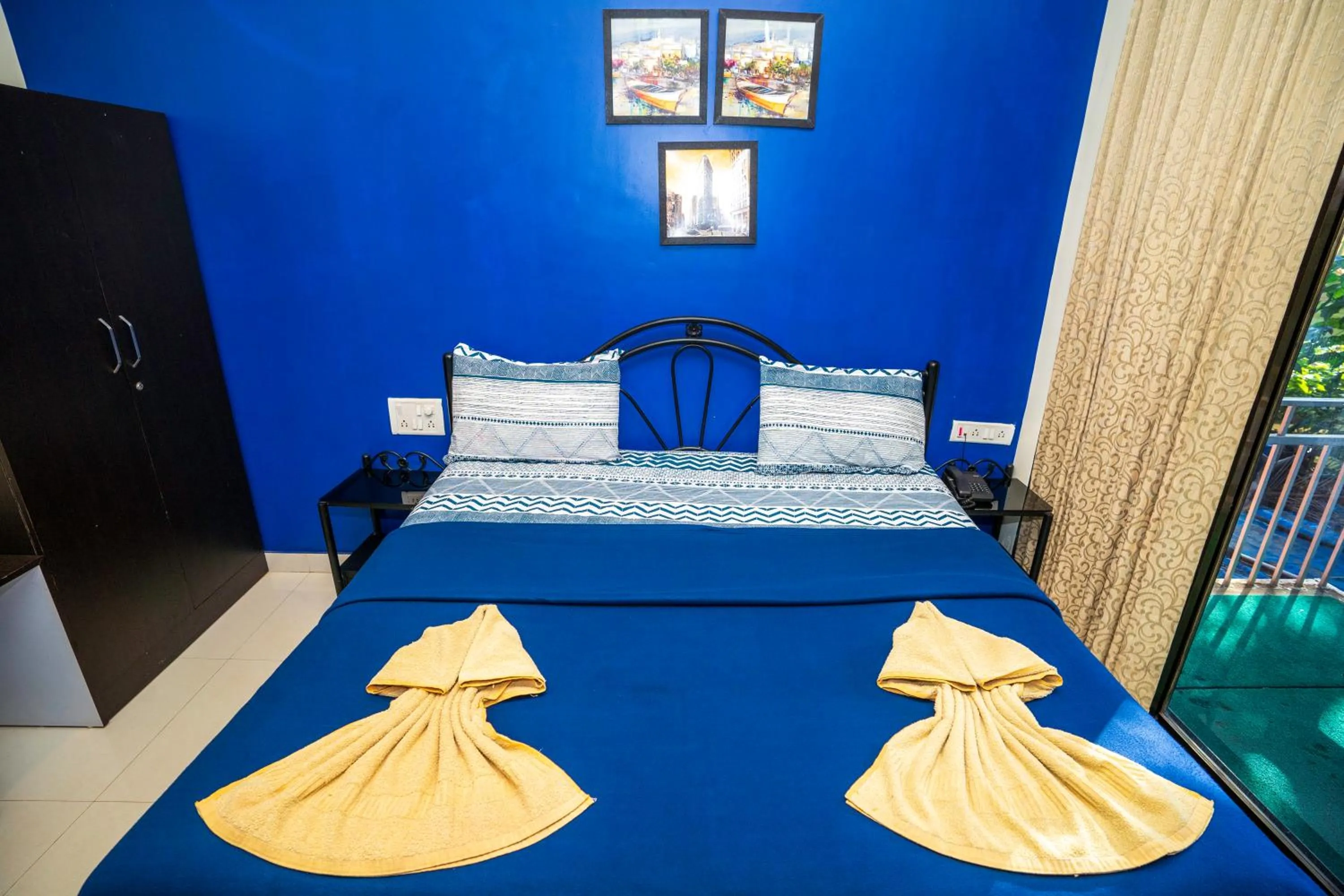 Bedroom, Bed in Hotel 7Seas by Solara Hospitality