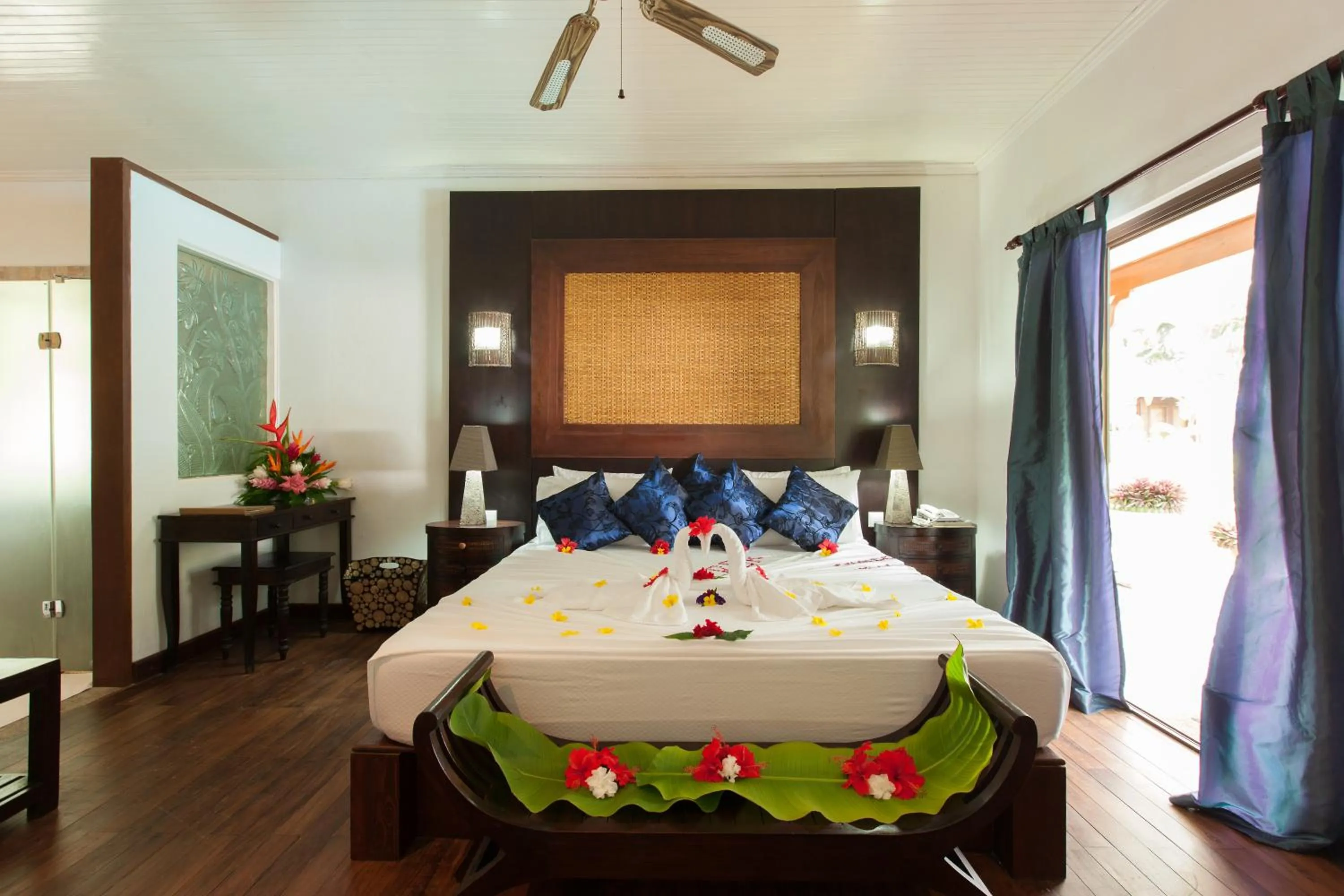 Bed in Le Relax Beach Resort