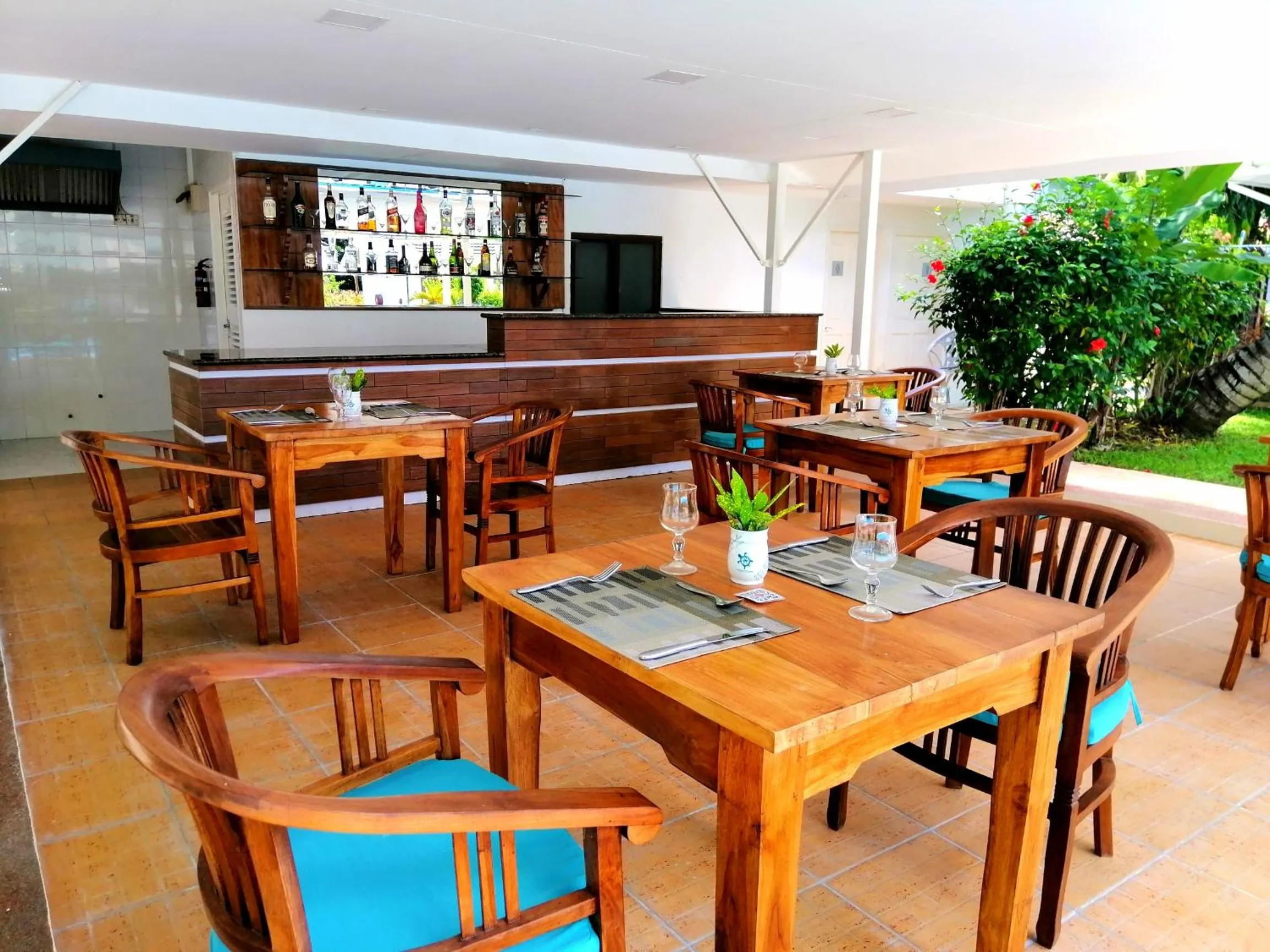 Restaurant/places to eat in Le Relax Beach Resort
