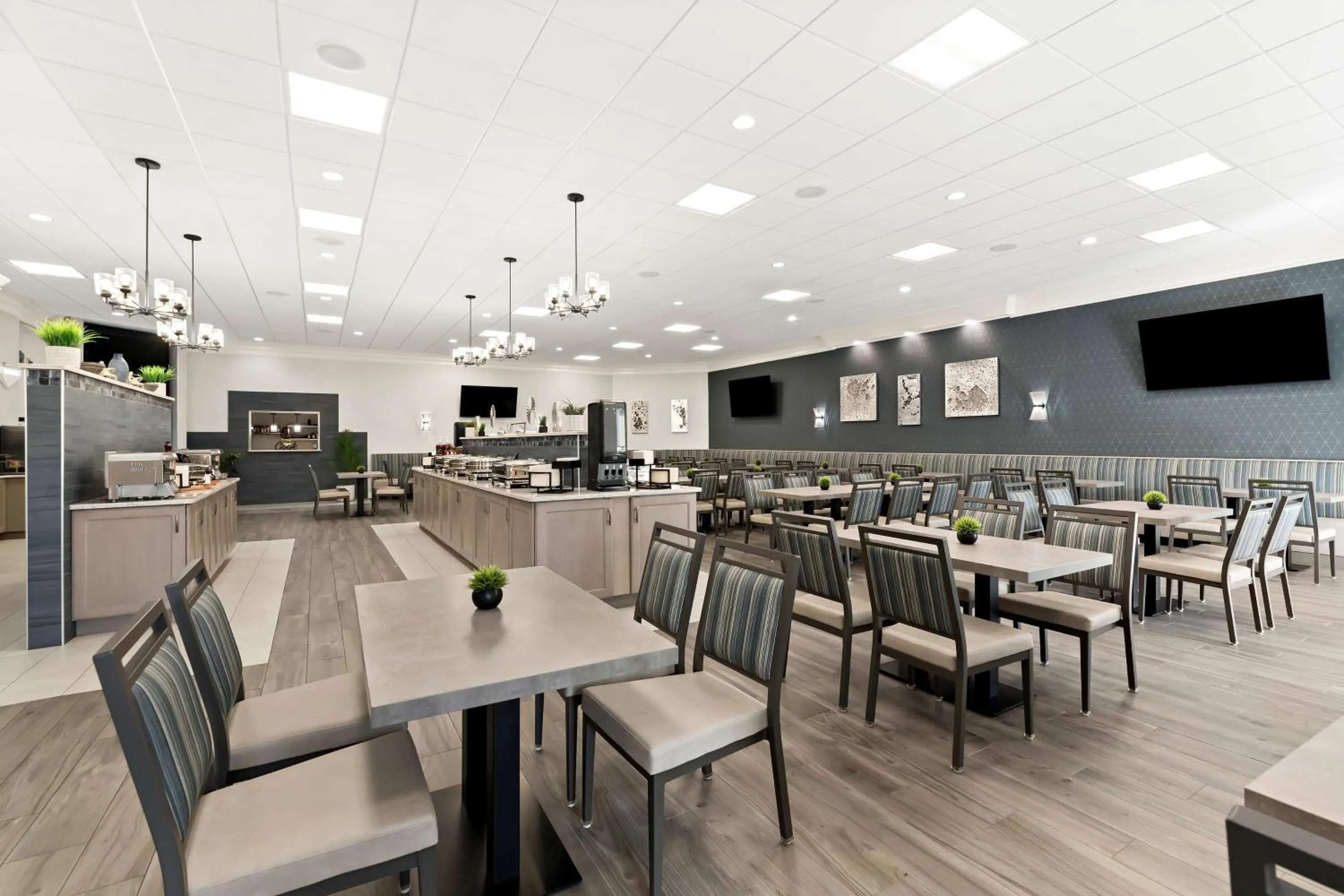 Breakfast in Best Western Plus Concordville Hotel