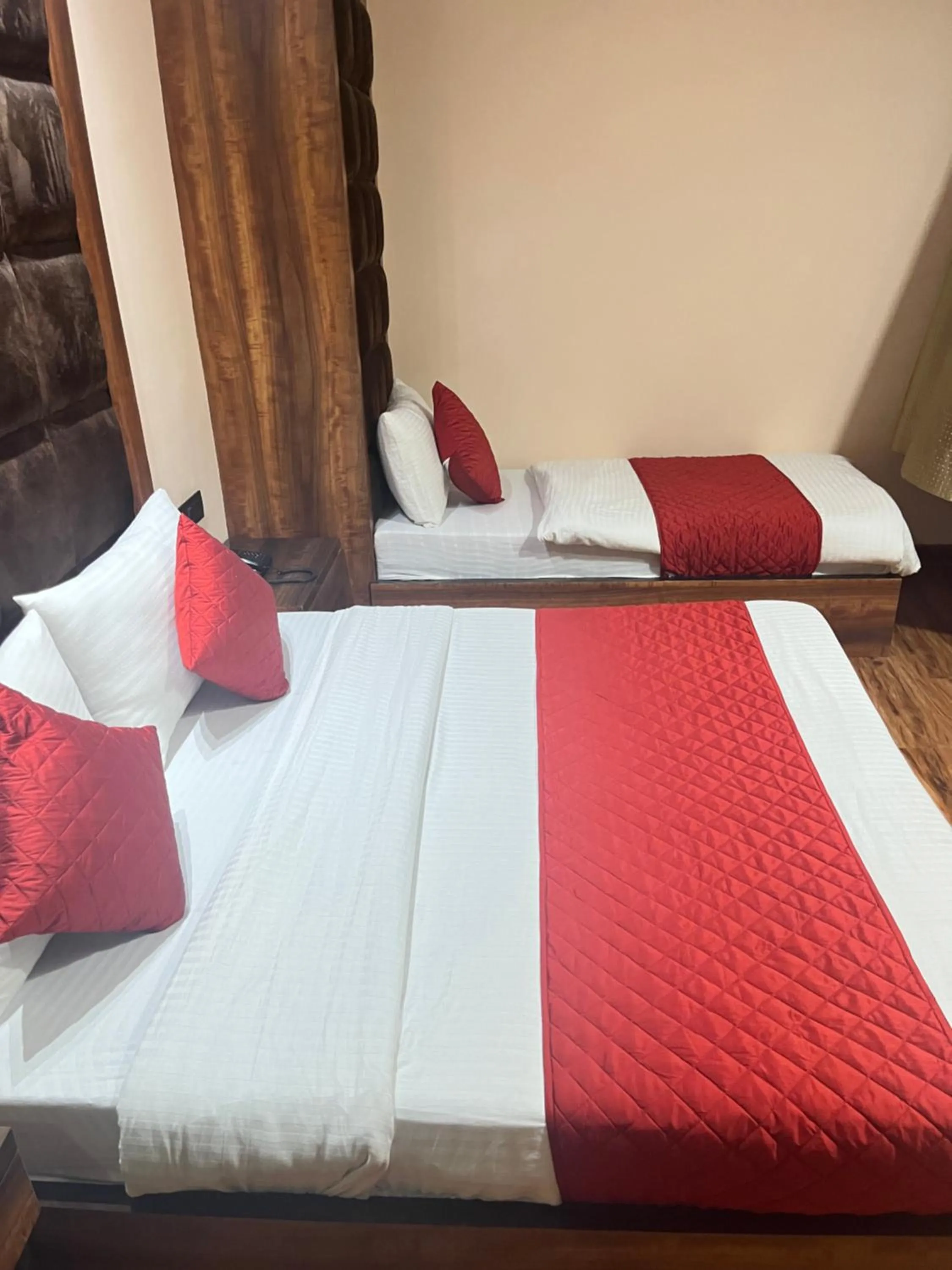 Bed in Hotel SHIMLA HERITAGE- Near B L K Hospital