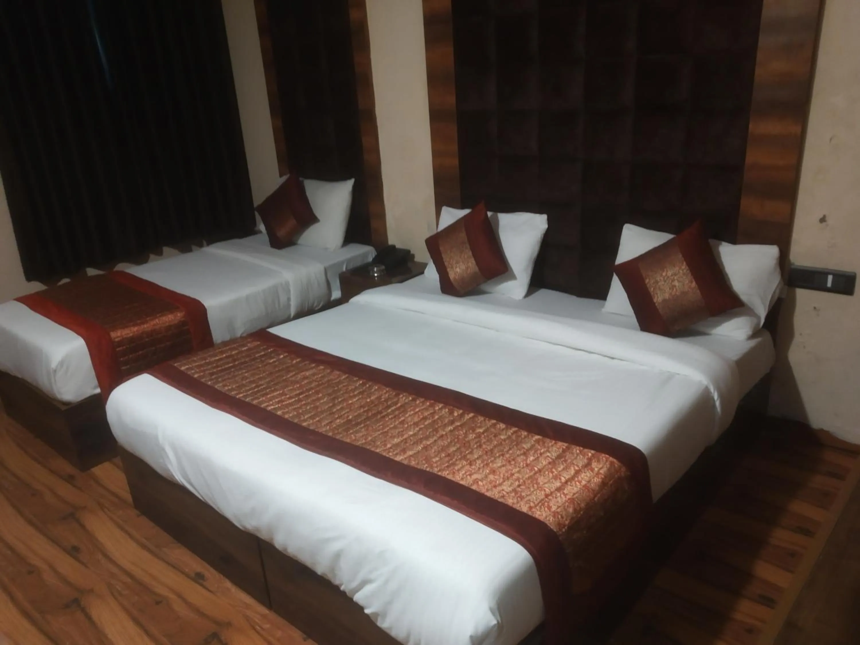 Bed in Hotel SHIMLA HERITAGE- Near B L K Hospital