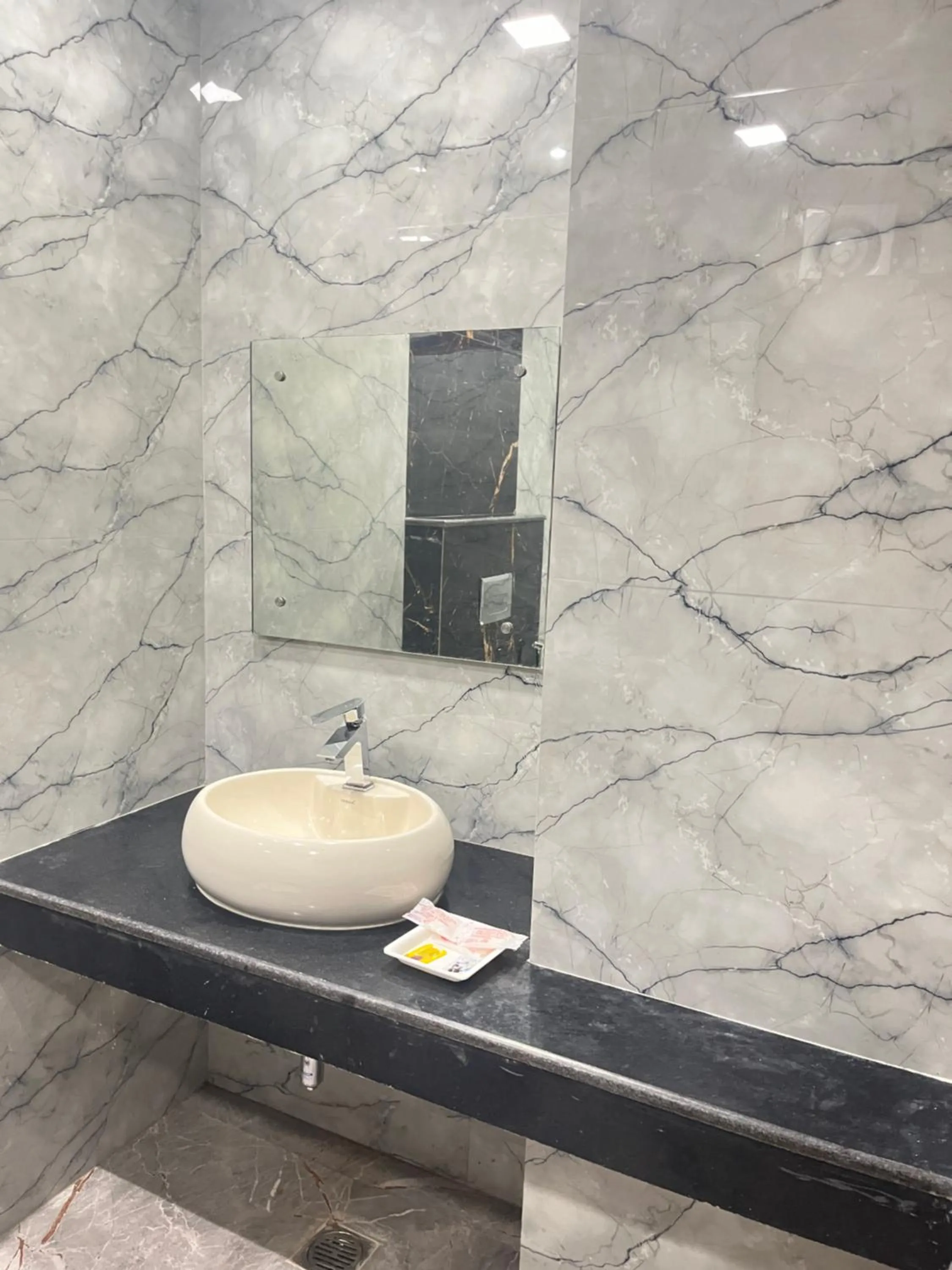 Hotel SHIMLA HERITAGE- Near B L K Hospital