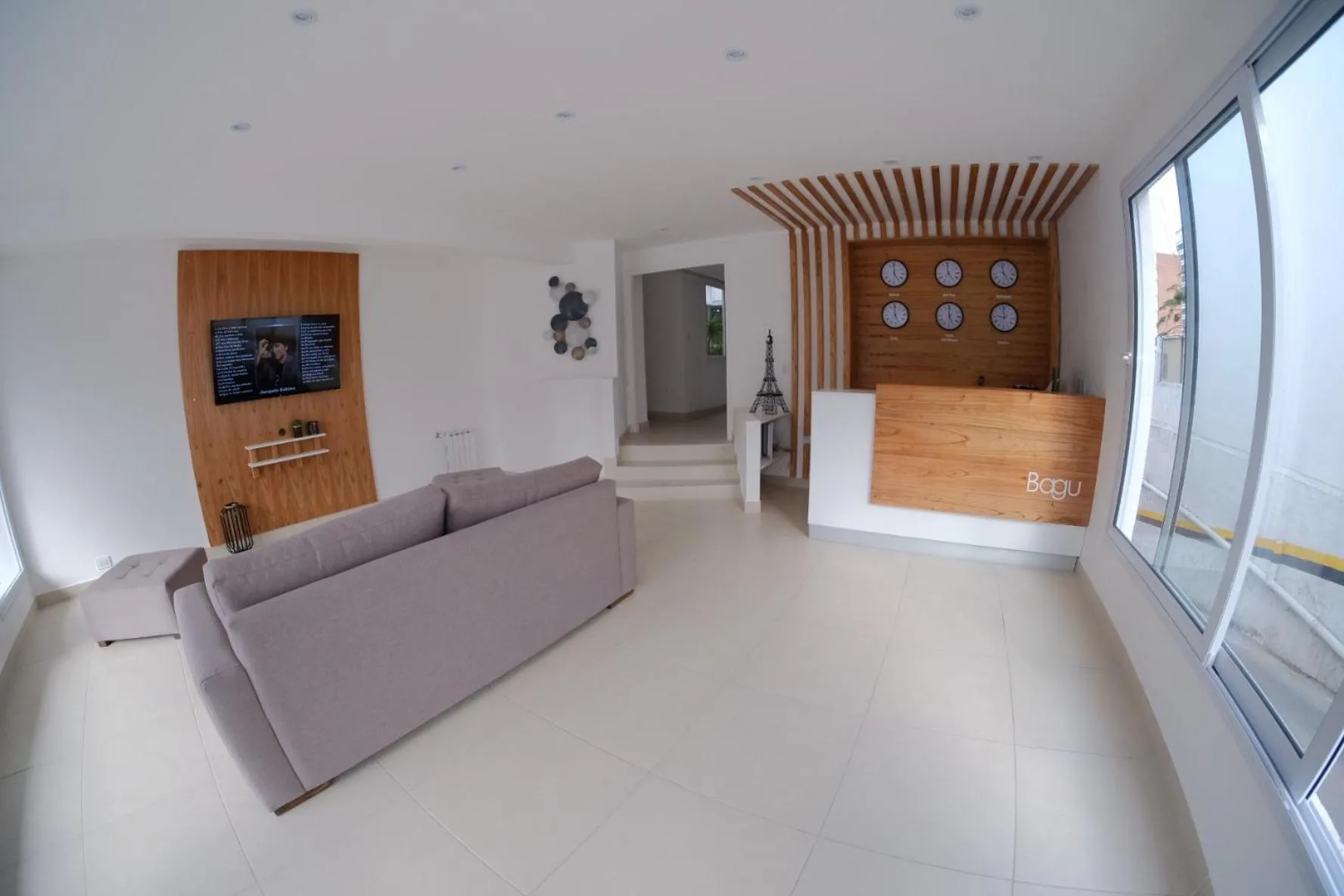 Communal lounge/ TV room in Bagu Playa Grande Hotel