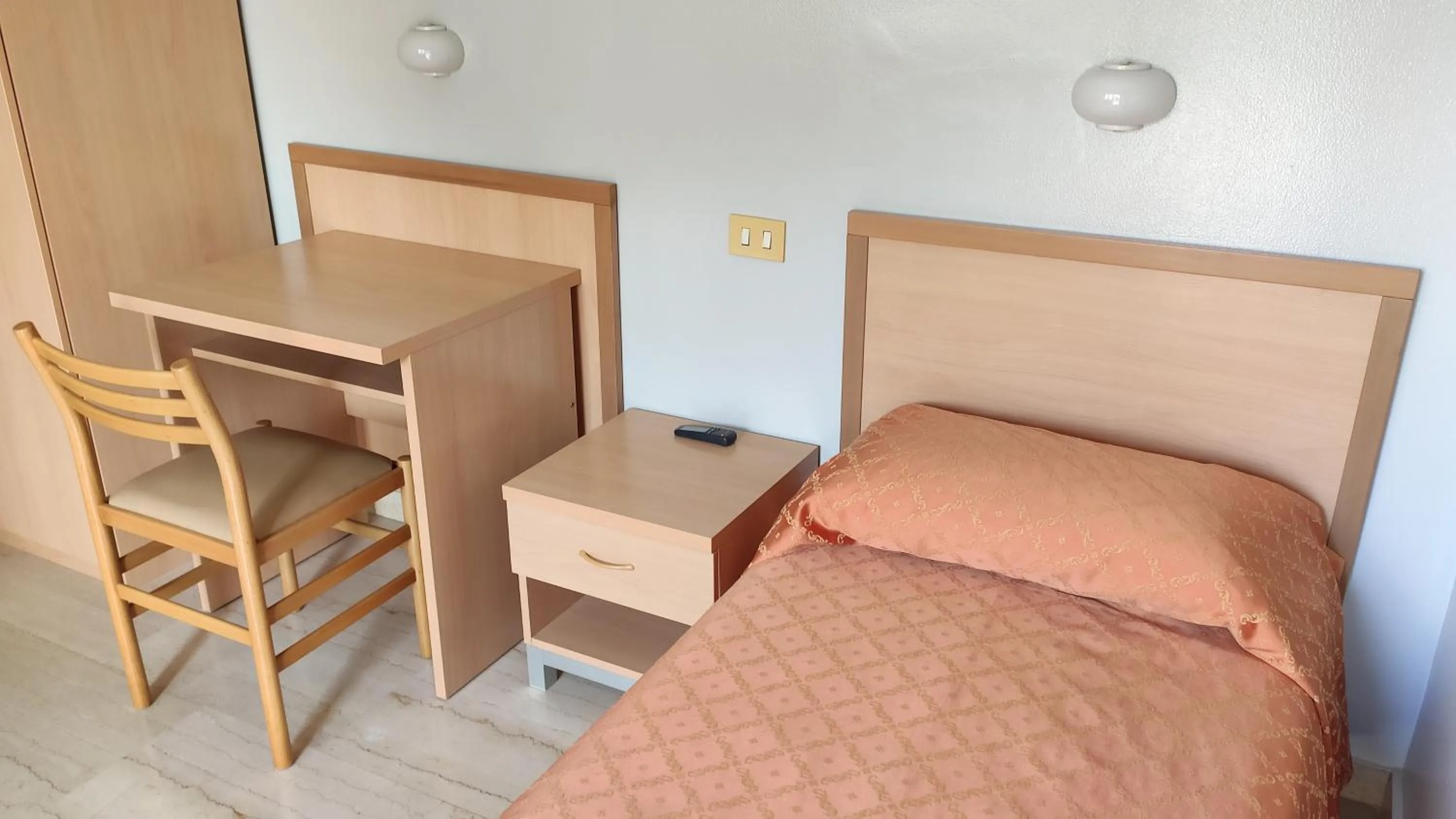 Bed in SAN JUAN DE RIBERA, Casa per Ferie