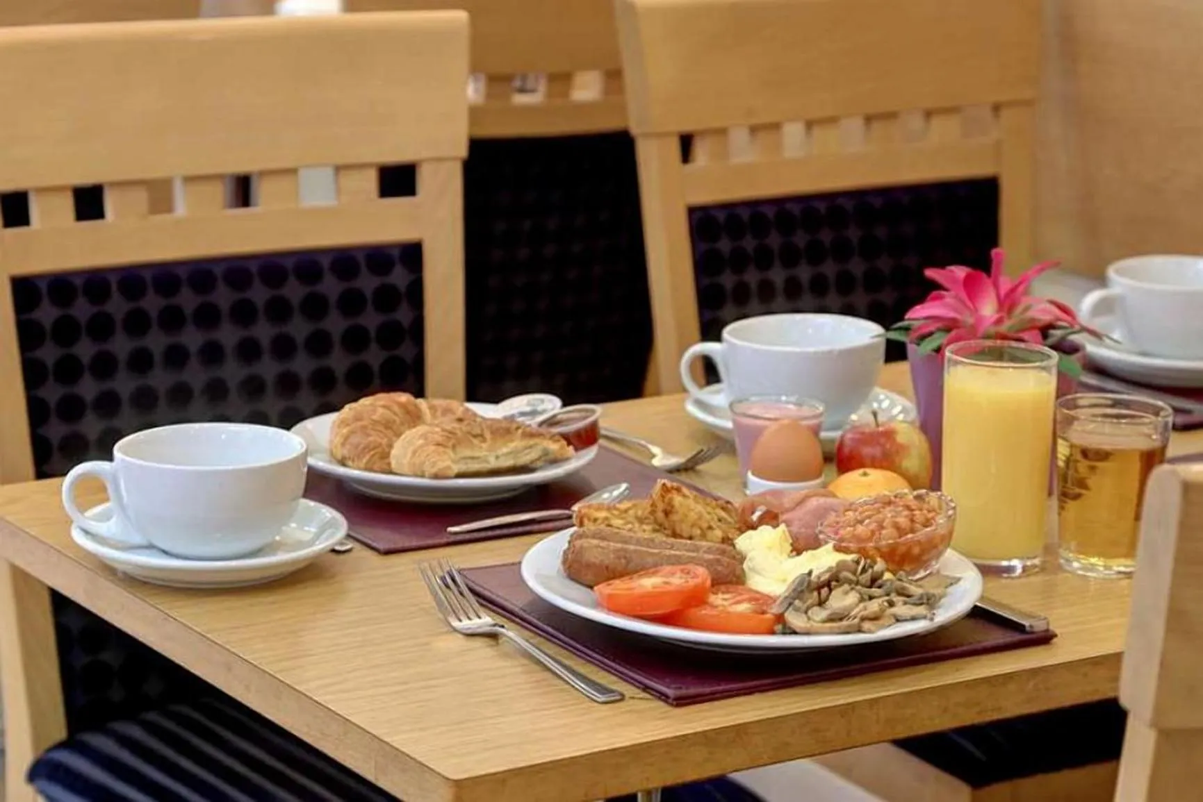 Restaurant/places to eat in Best Western Greater London