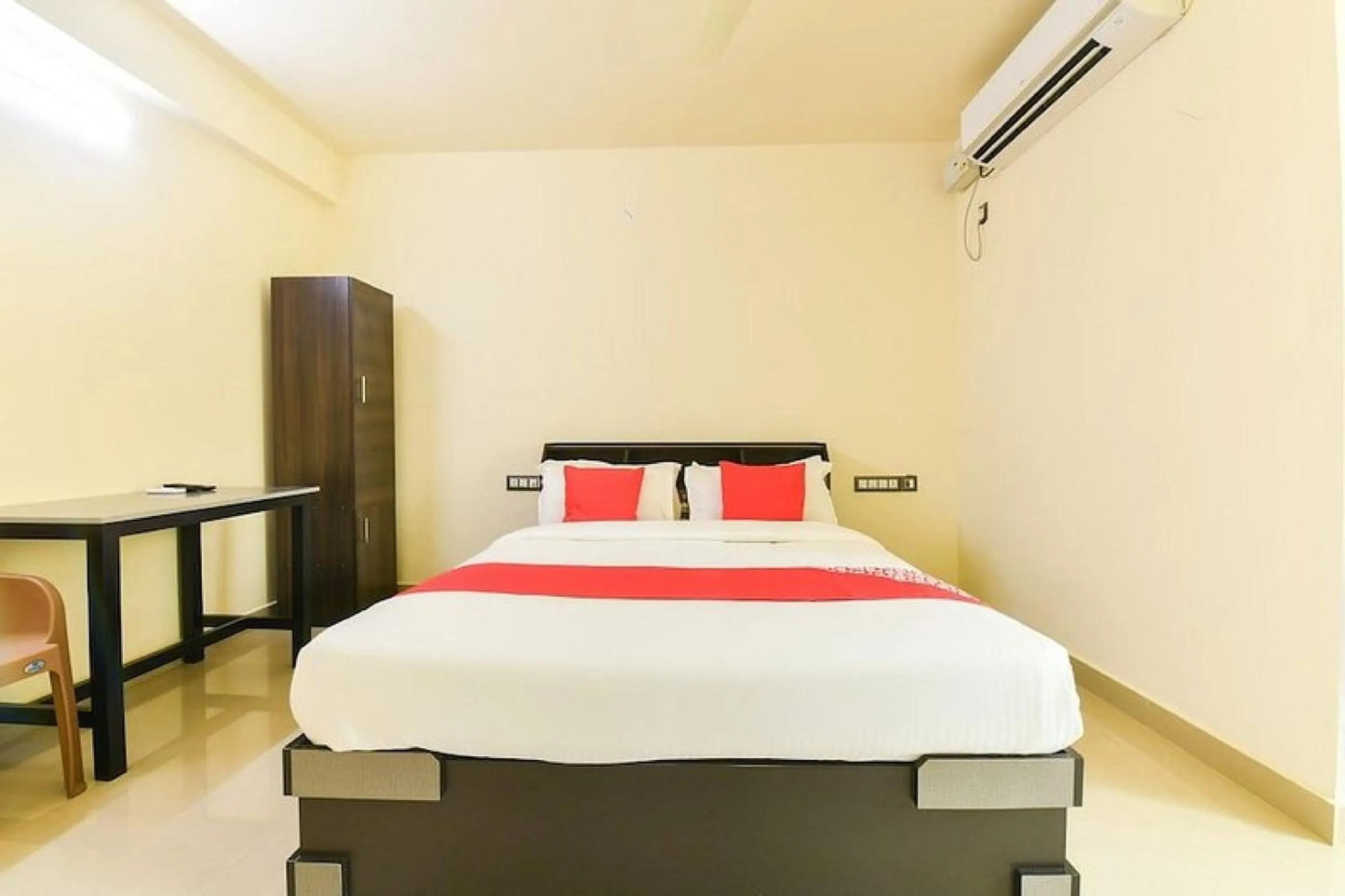 Lobby or reception, Bed in Hotel O VR Lodge