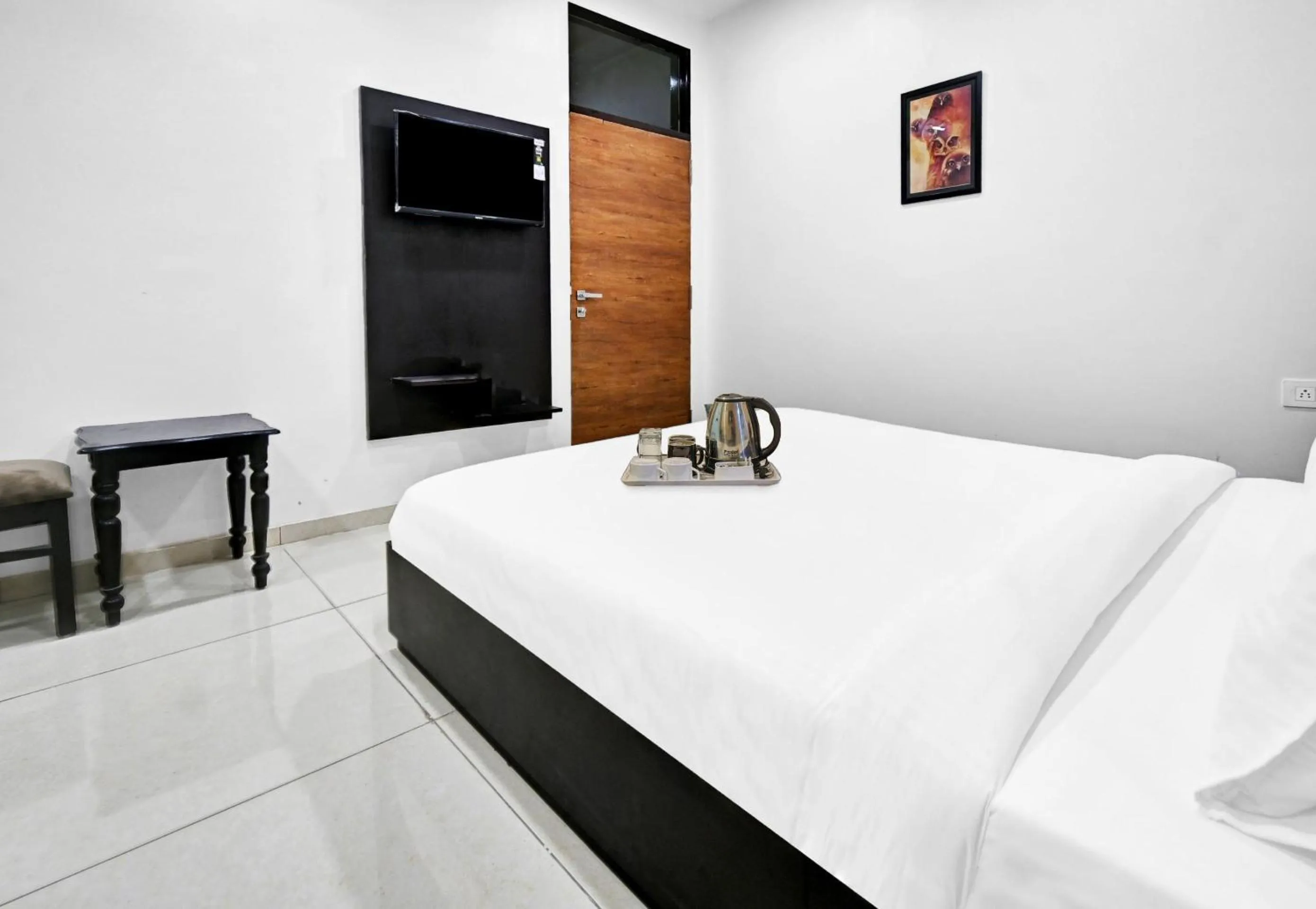 Lobby or reception, Bed in Super Townhouse by My Stay