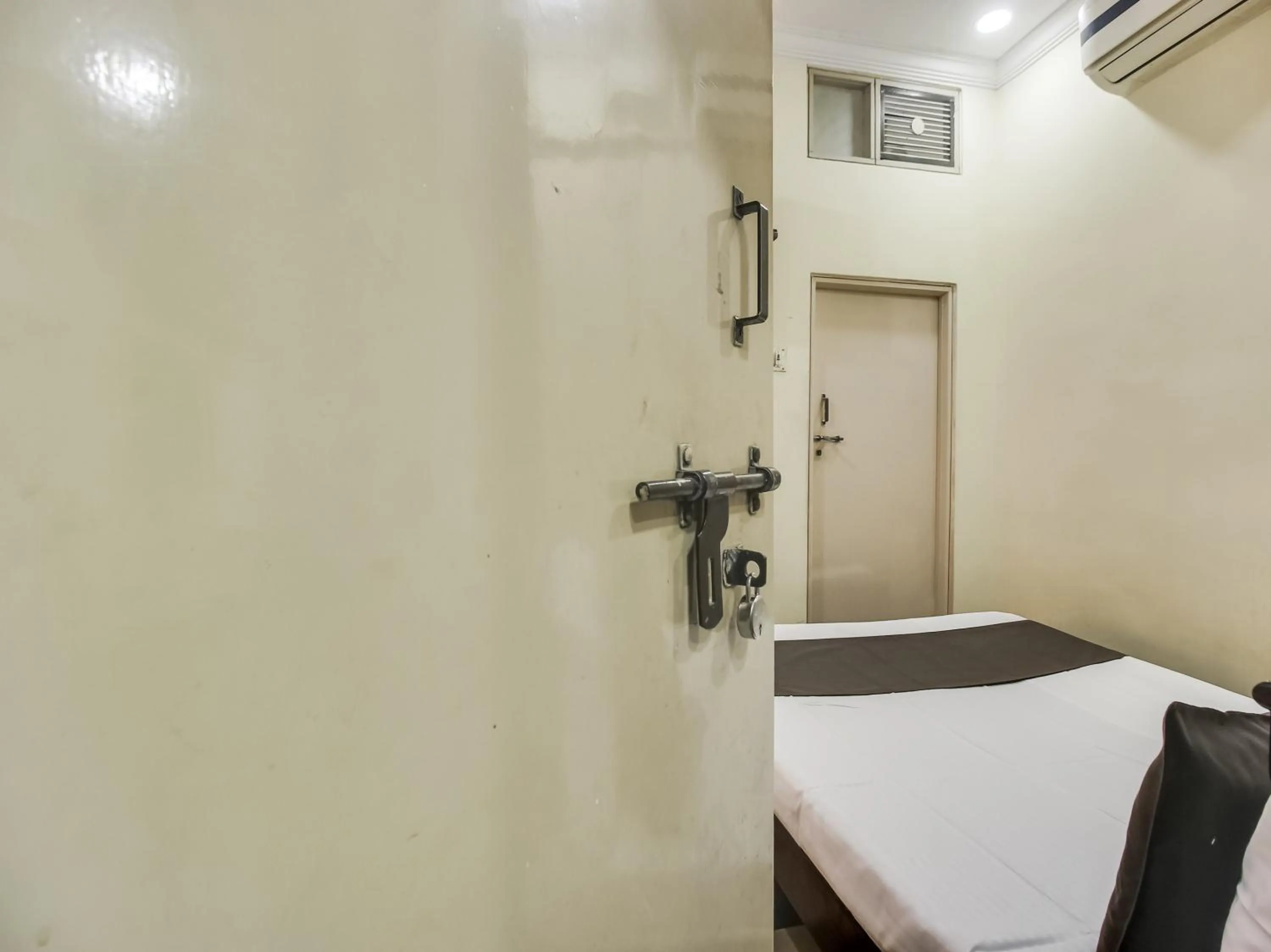 Bedroom, Bed in Hotel O Sri Gopi Mini Guest House Near Erragadda Metro Station