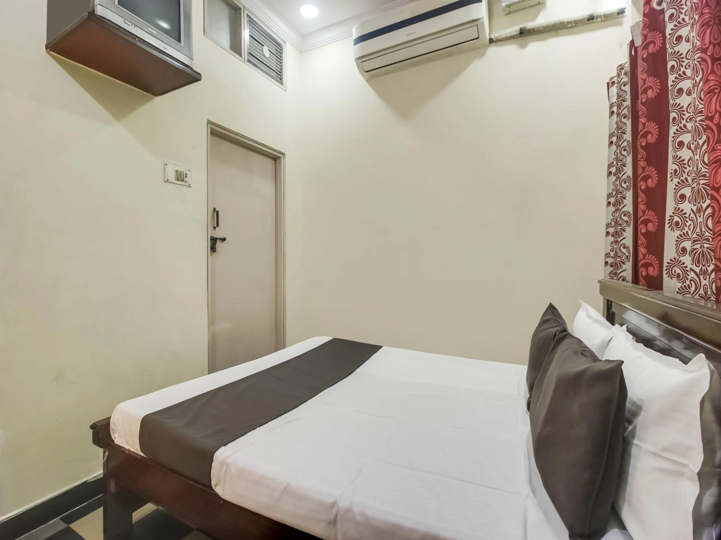 Bedroom, Bed in Hotel O Sri Gopi Mini Guest House Near Erragadda Metro Station