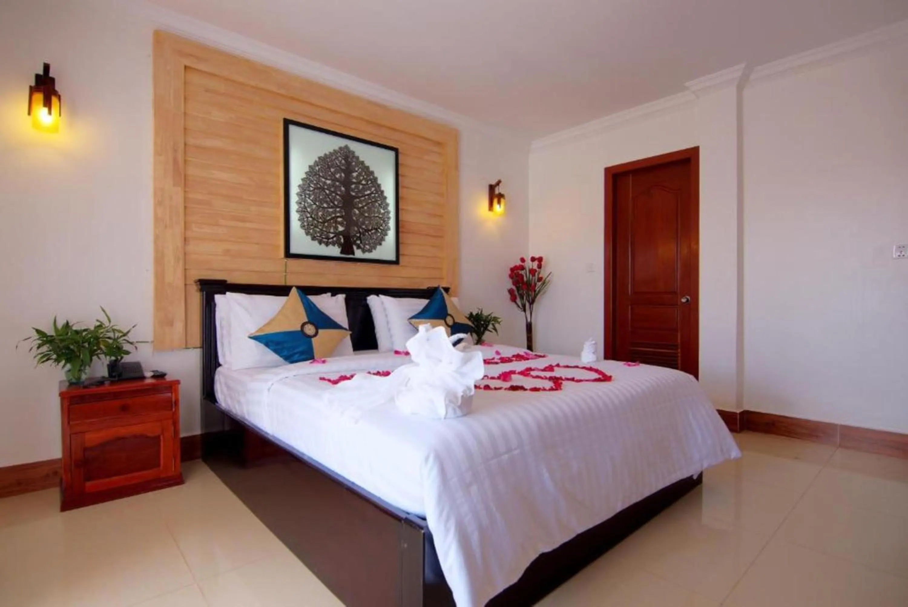 Bed in Bou Phanith Villa
