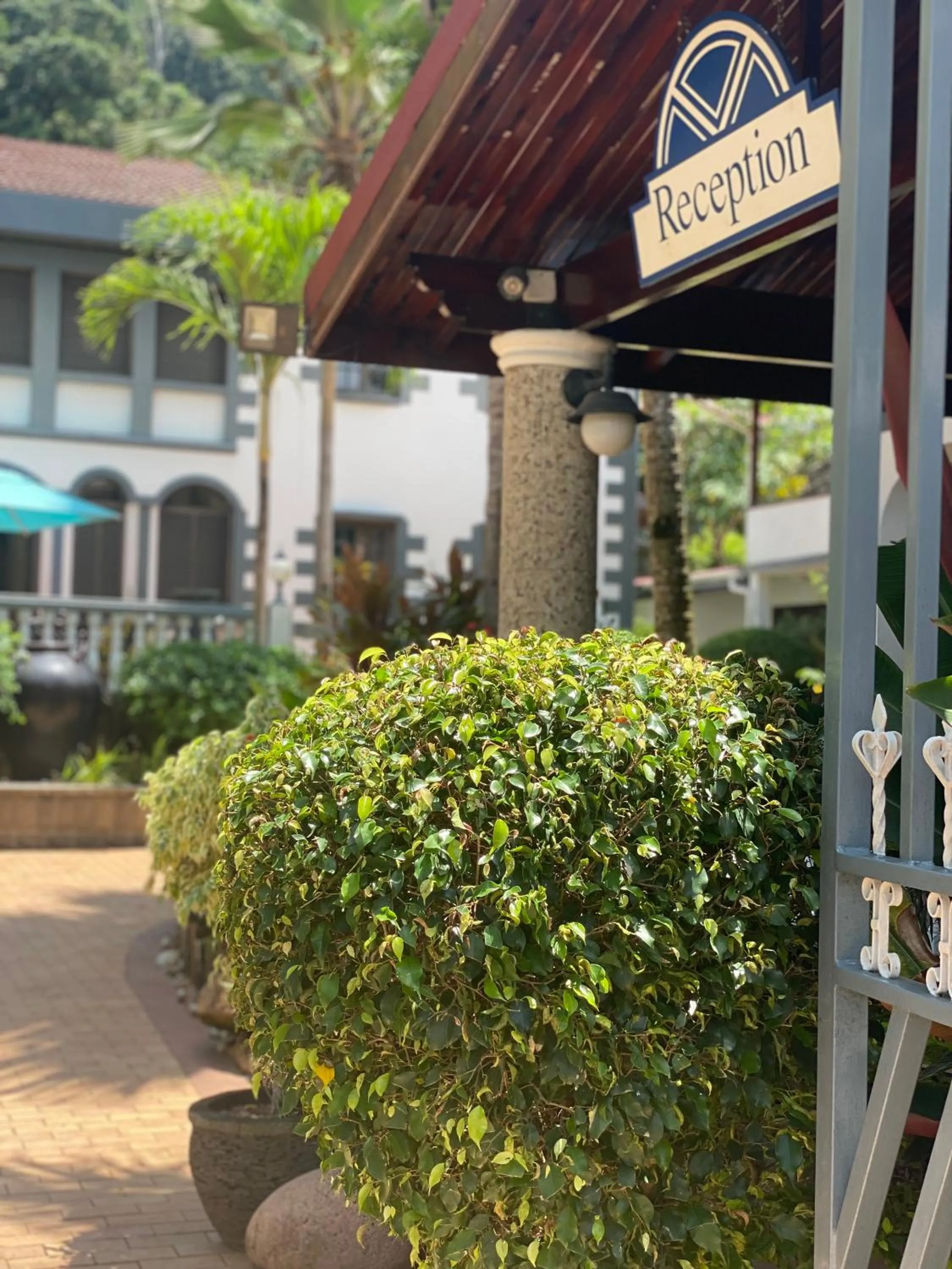 Property building in Hotel Chateau St Cloud