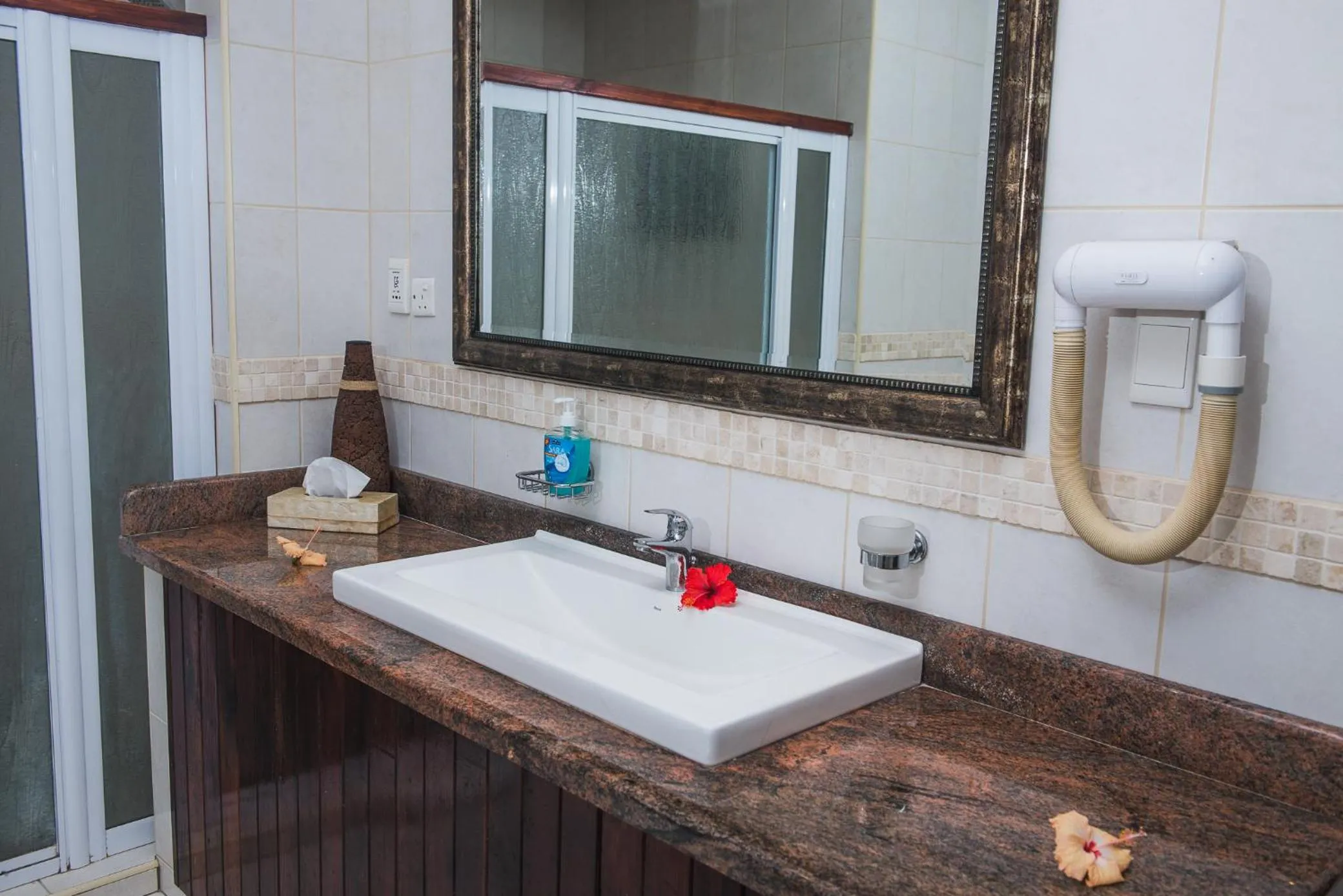 Bathroom in Hotel Chateau St Cloud