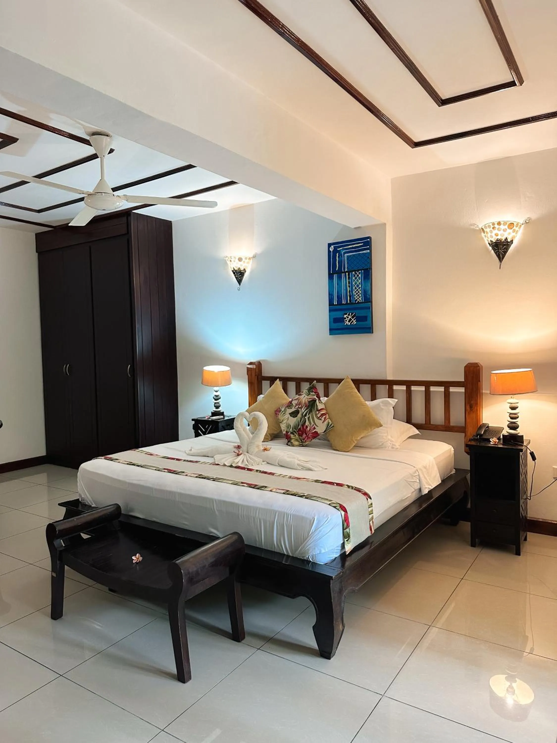 Property building, Bed in Hotel Chateau St Cloud