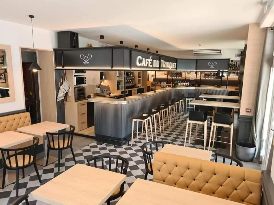Lounge or bar in Hotel-Café du Trinquet