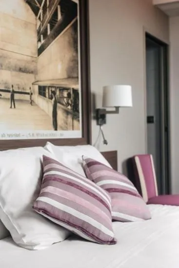 Decorative detail, Bed in Hotel-Café du Trinquet