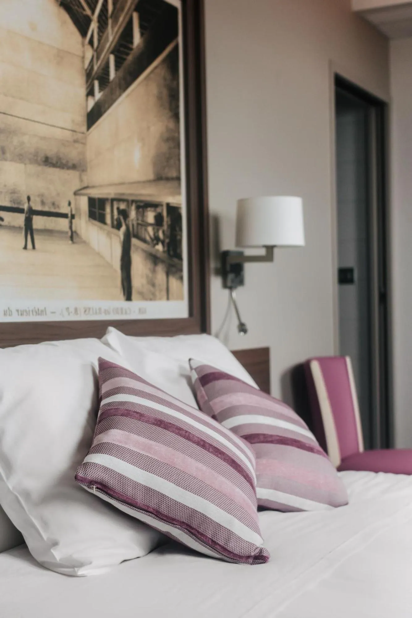 Decorative detail, Bed in Hotel-Café du Trinquet