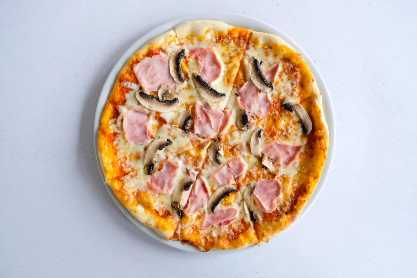 Restaurant/places to eat in Botel Racek